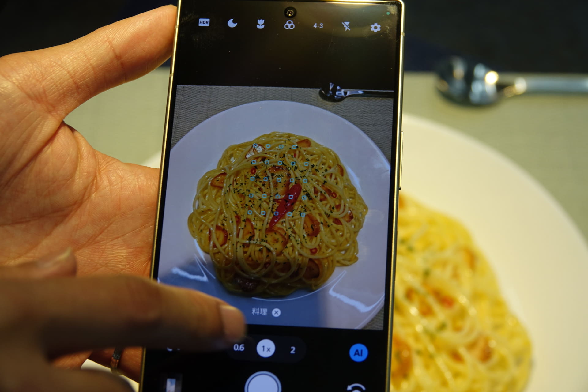 適用前（左）と適用後（右）、影の映り込みがなくなっている