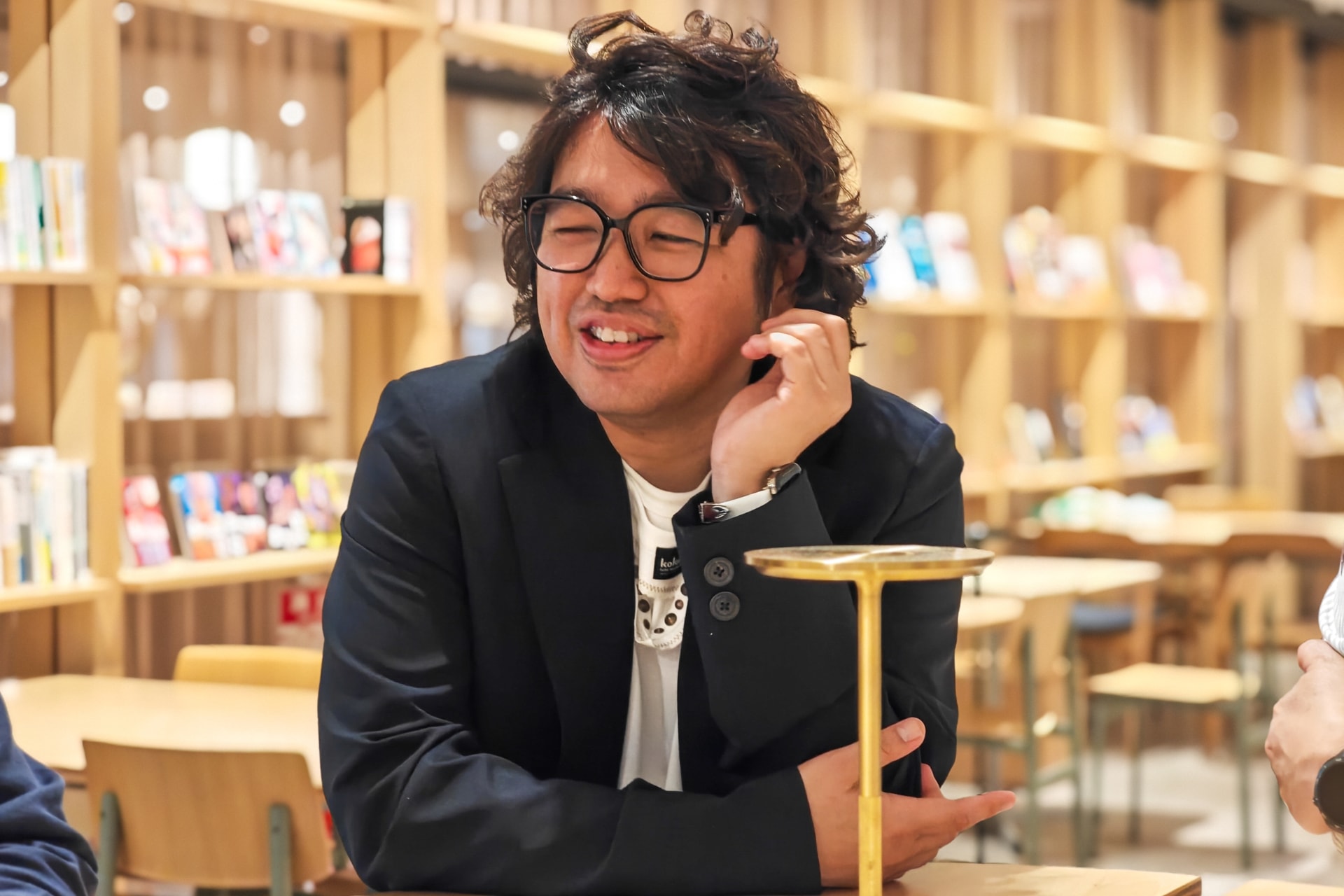 石野氏