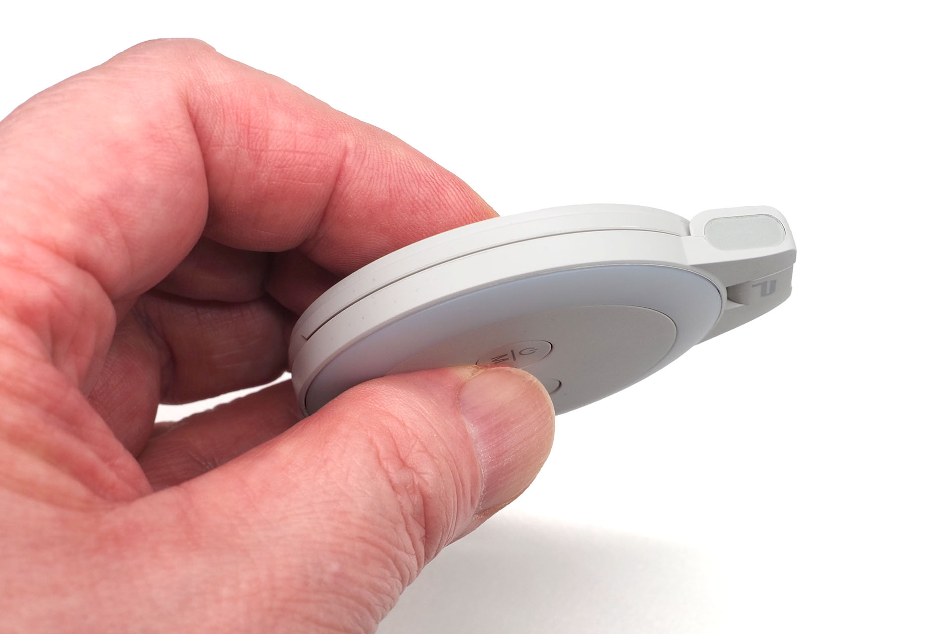 大きさは約60mmで厚さは約10mmで重さは約39g。ポケットサイズのMagSafe対応リングライトである。
