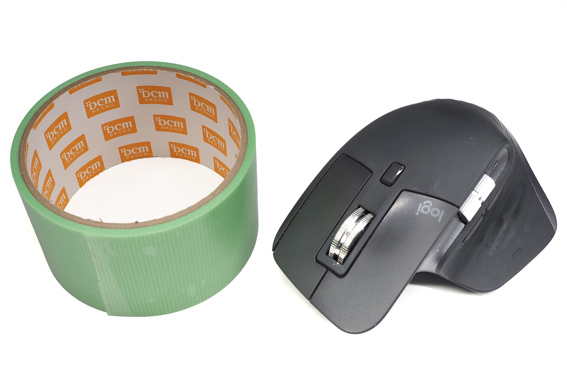 こんな養生テープをマウスに貼ってみる。