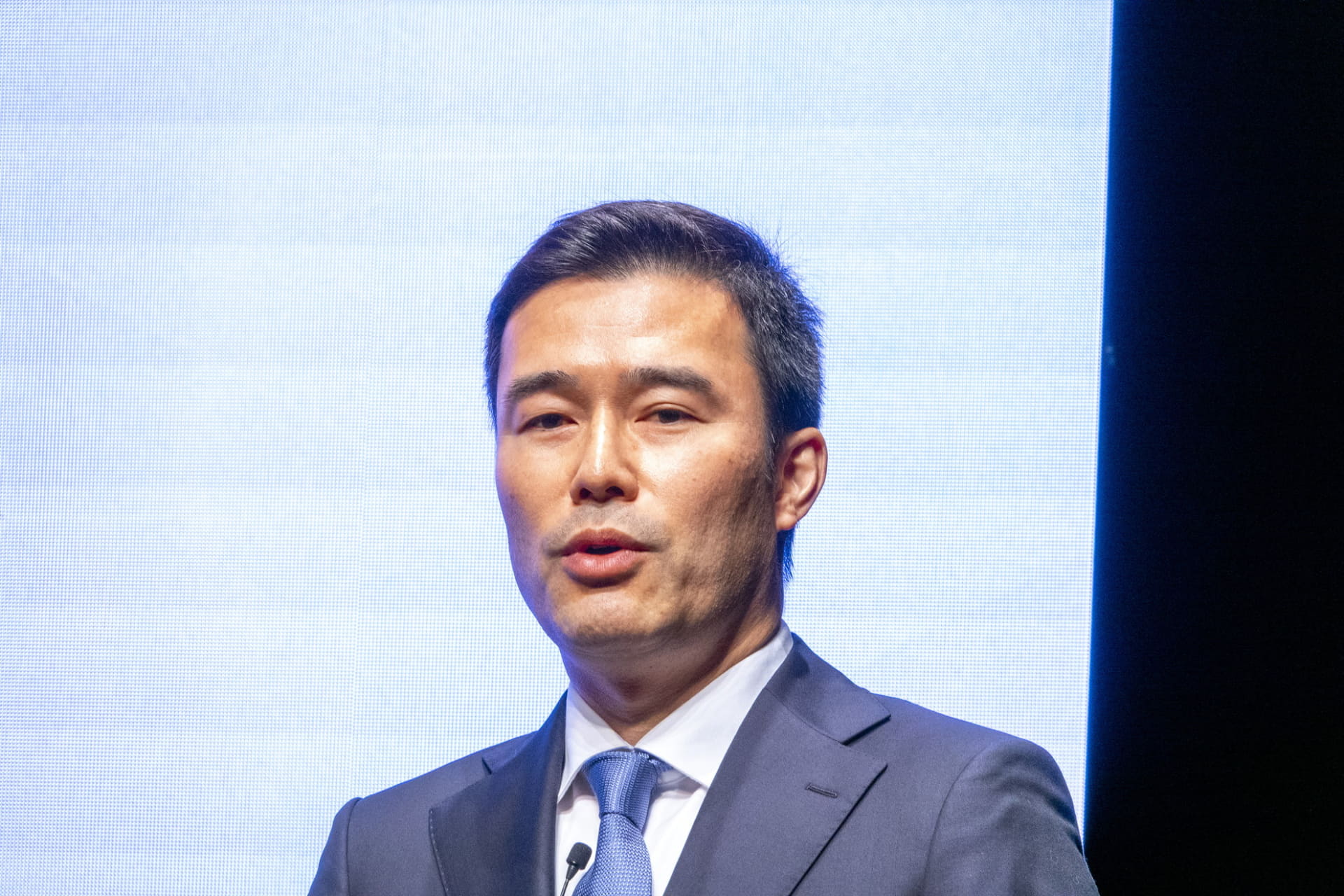 代表取締役社長の桑山泰明氏