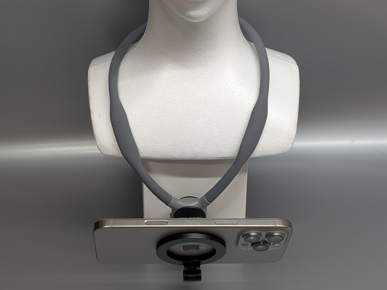 もっともコンパクトゆえ邪魔にならず、機動力を要求される使い方に向く