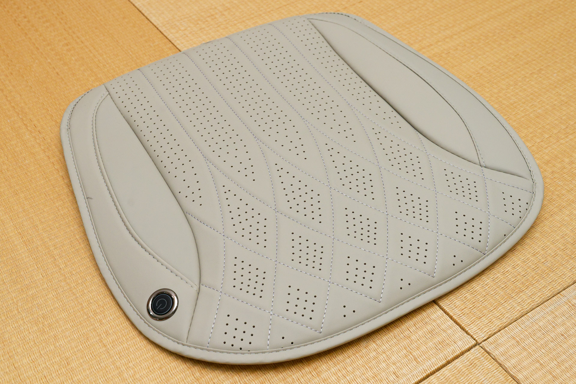 ファン内蔵のシートクーラー