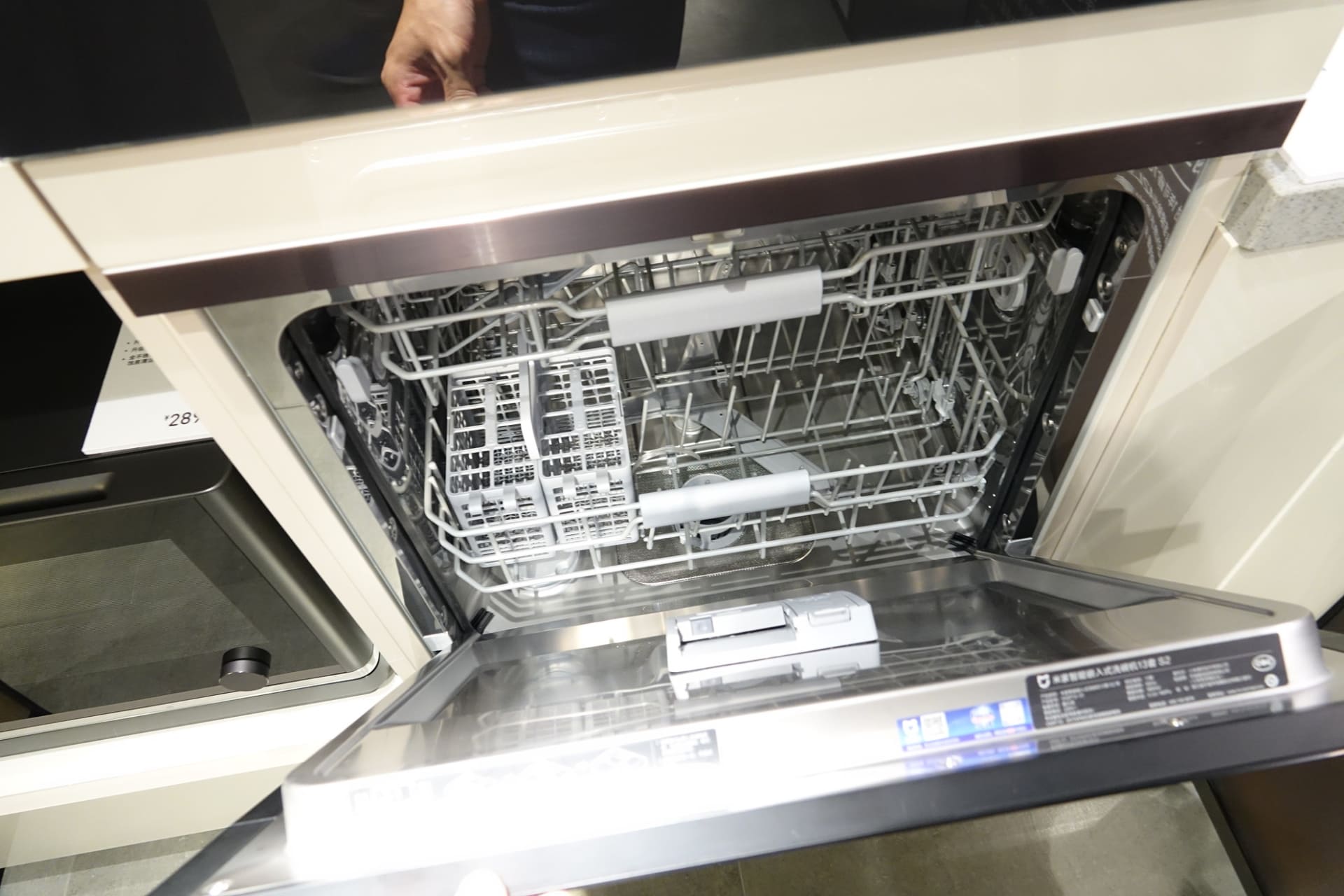 ビルドインの食洗機