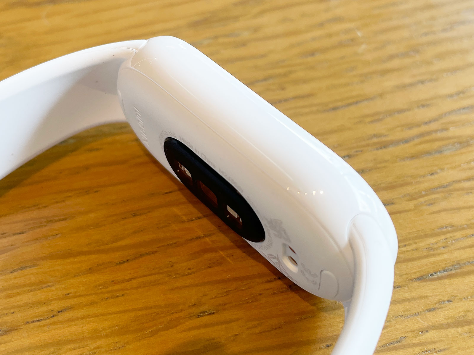 魅了するセラミック製のボディ。これはいいものだ……。