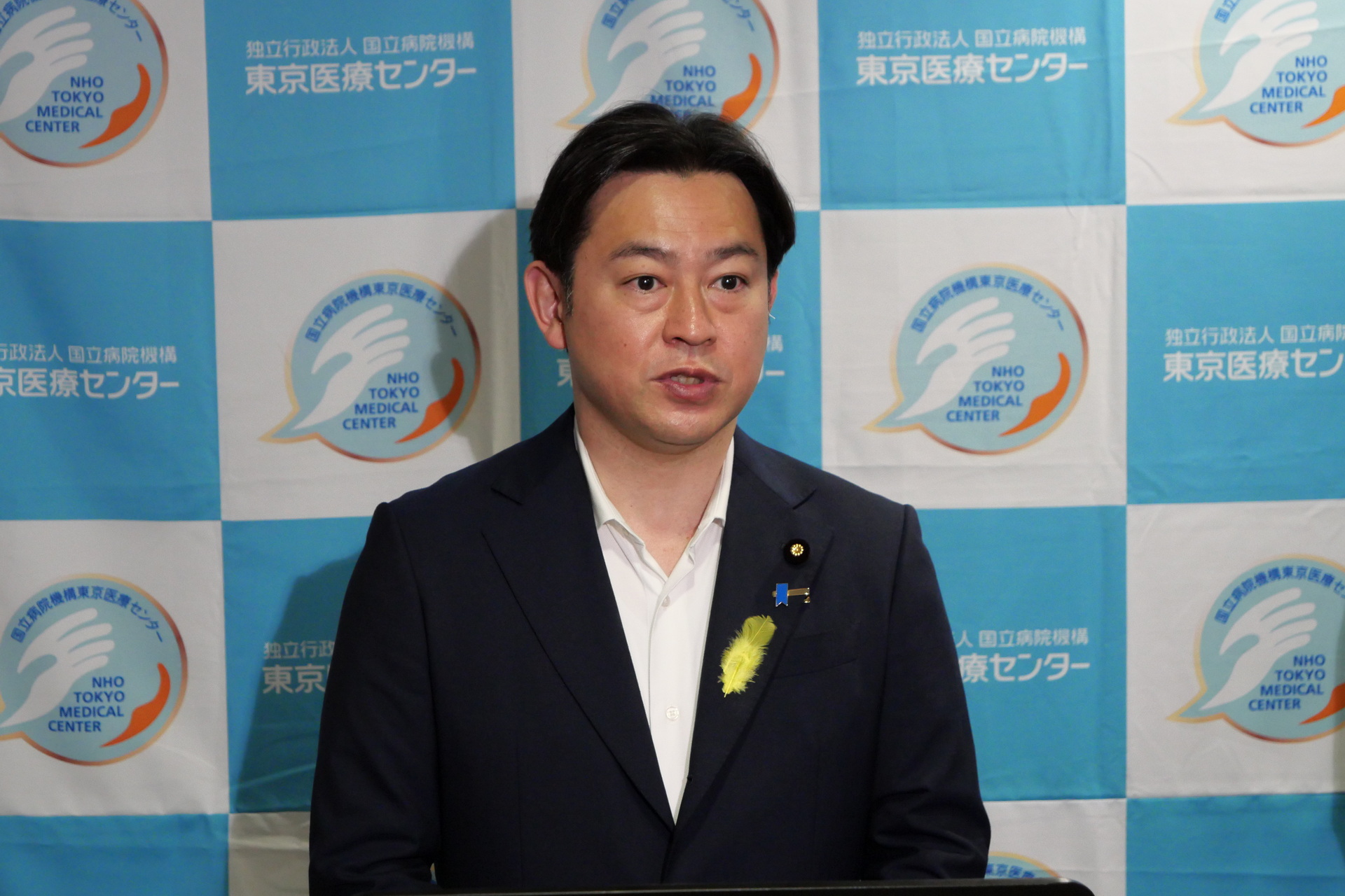 福岡大臣は「簡単に受け付けでき、自分でもあっという間に終わったと感じている」と感想を述べた