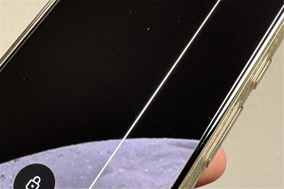 Pixel8の画面修理で縦線が改善！ガラス割れや表示異常もデータ