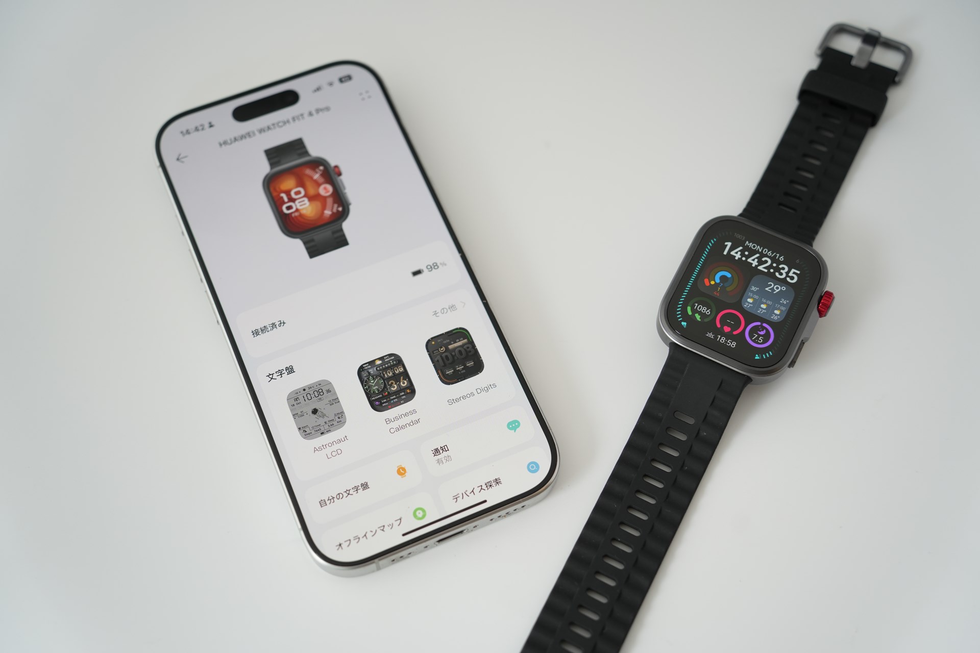 筆者はiPhone 16 Proとペアリングして使ったが、Androidにも対応している