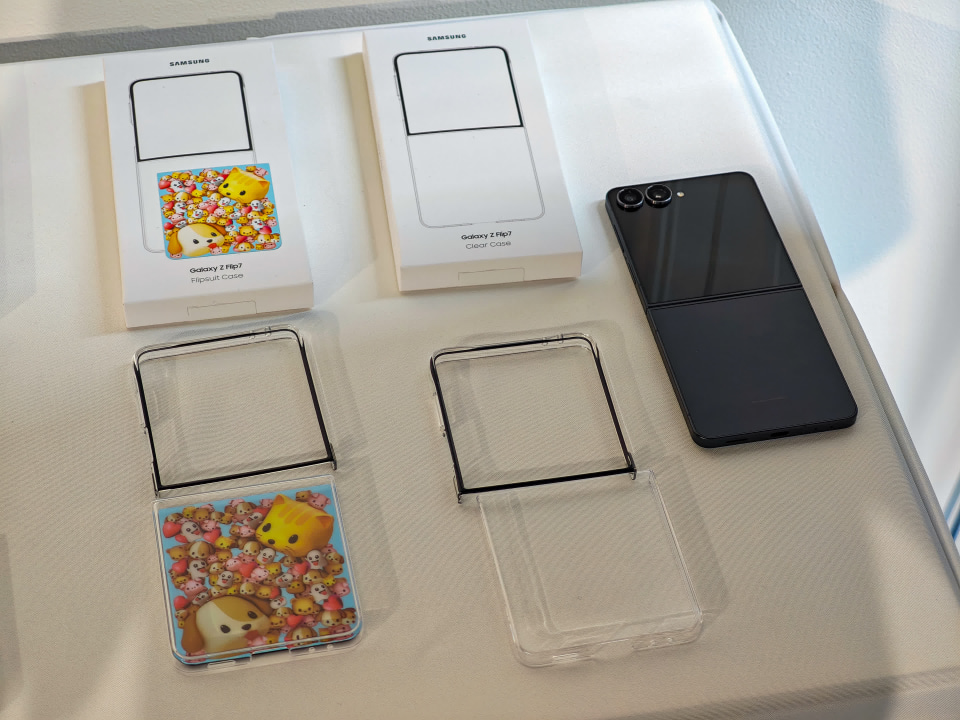折りたたみスマホ「Galaxy Z Flip7」発表 さらに薄く画面は