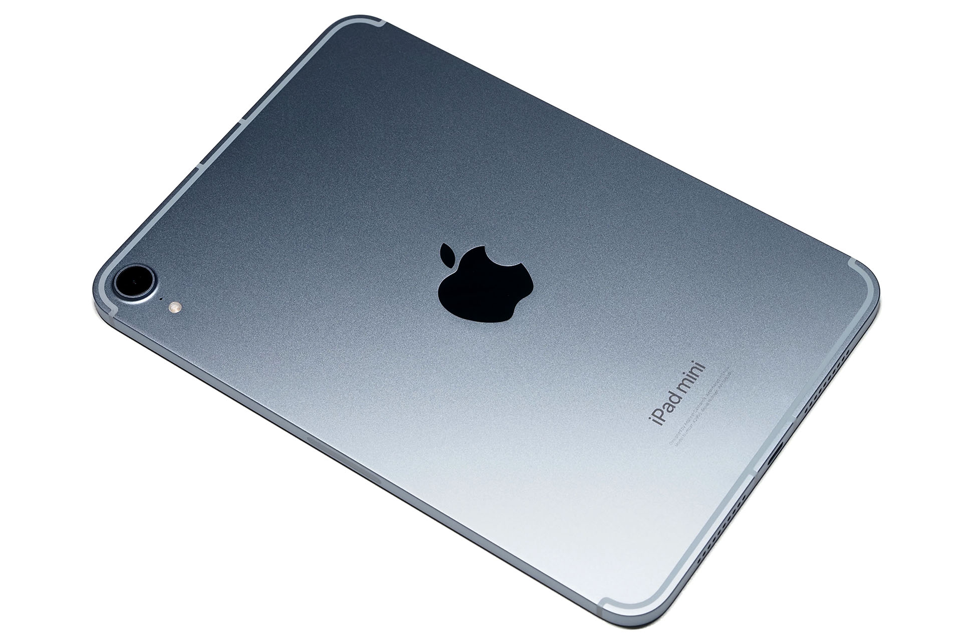 使用中のiPad mini（A17 Pro）。カラーはブルーで、Wi-Fi＋Cellularモデル 256GB。購入時の価格は12万800円だった。