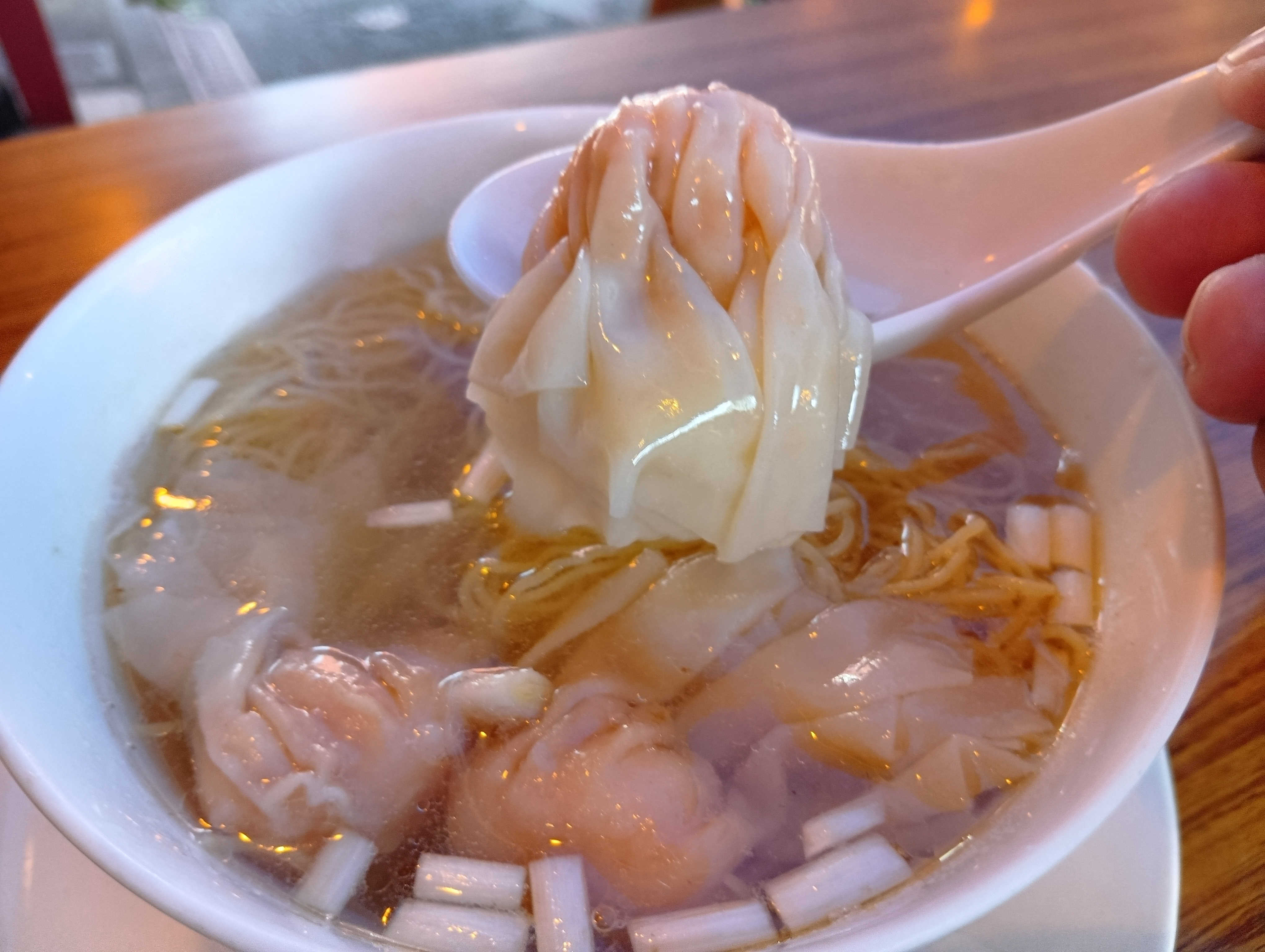 料理も光量があれば、しずる感のある仕上がりになる