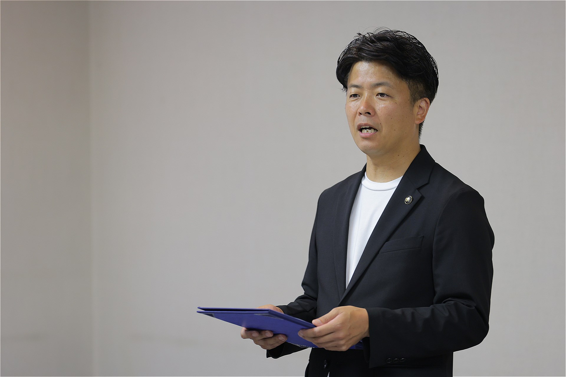 深谷市長<br>写真提供：ソニーネットワークコミュニケーションズ