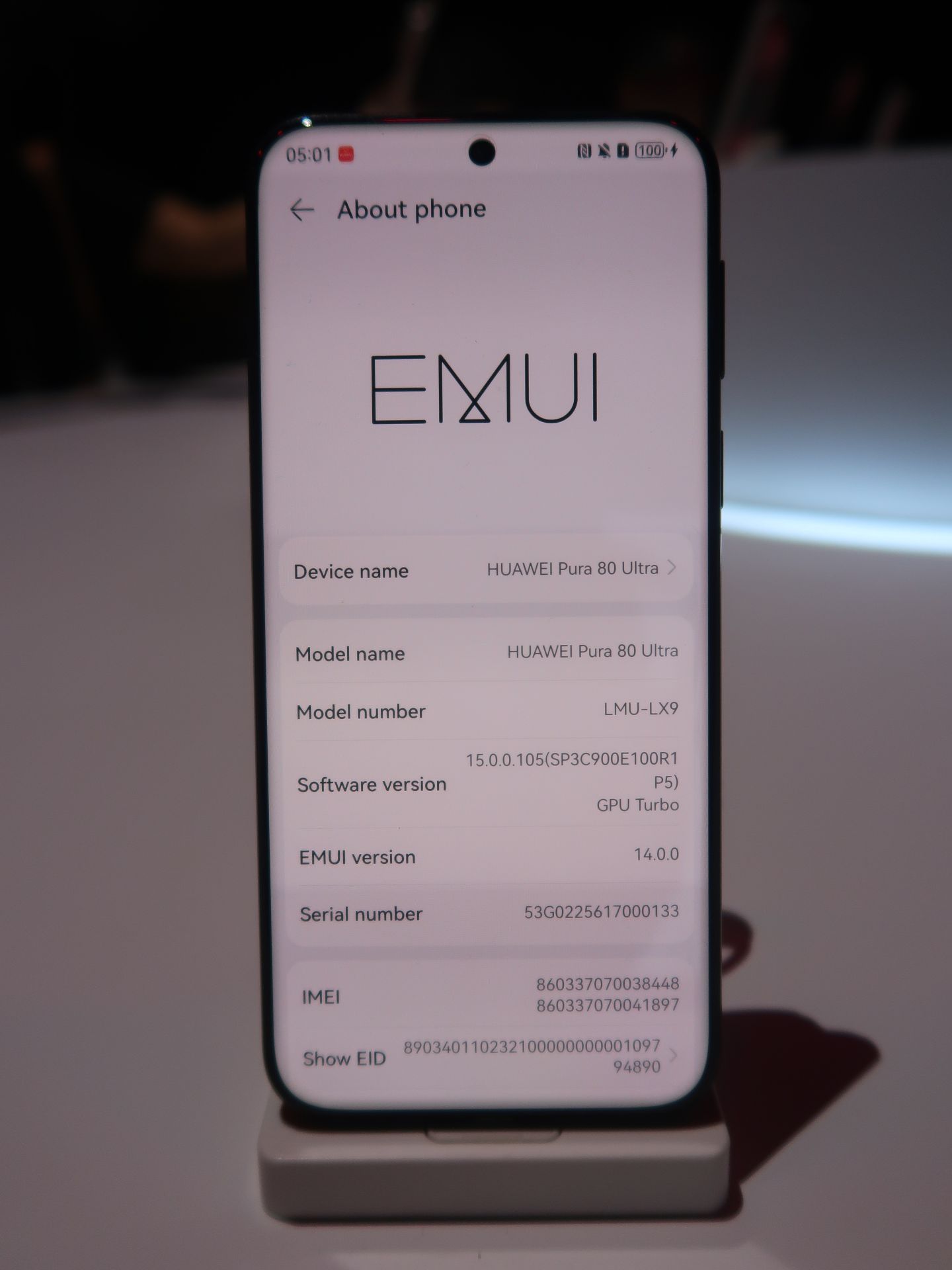 グローバル向けのモデルのため、Harmony OSではなく、AndroidベースのEMUIが搭載される