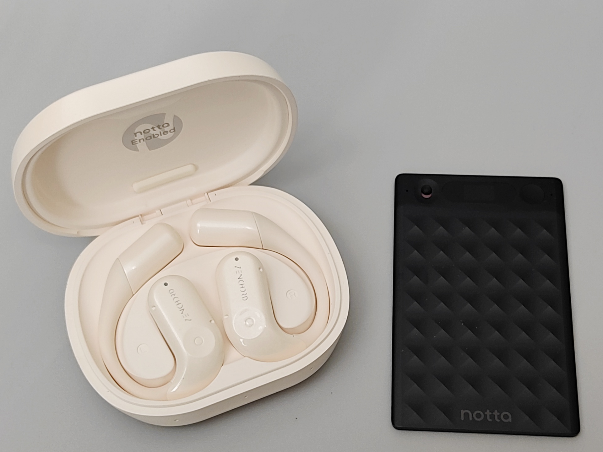 左から「Zenchord 1」と「Notta Memo」