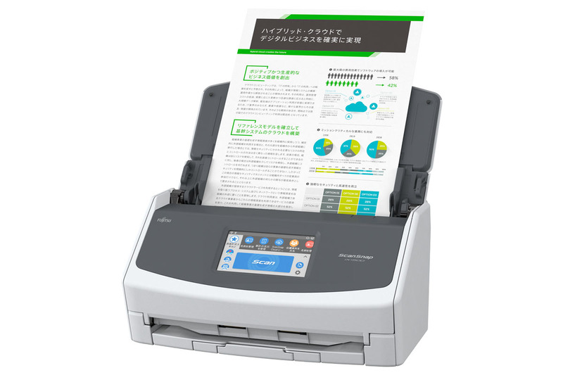 2018年10月12日発売のPFU「ScanSnap iX1500」。従来機種iX500よりさらに性能が高まり、PCやスマートフォンなどとの接続性もUP。タッチパネルを搭載し、操作性がよりよくなった。クラウド連携機能もさらに進化。発売当時の価格は4万8000円。