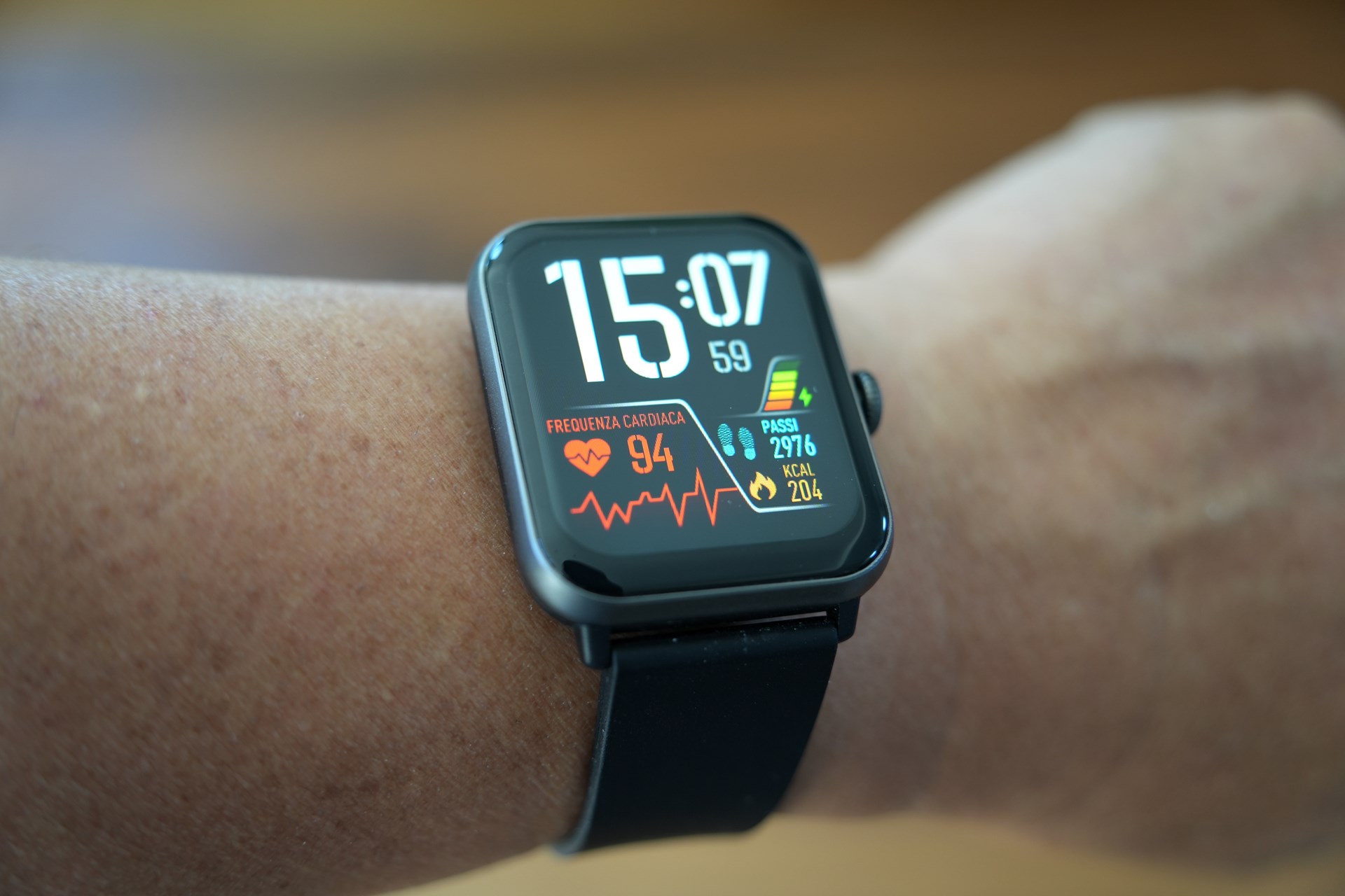 裏面に心拍センサーを搭載