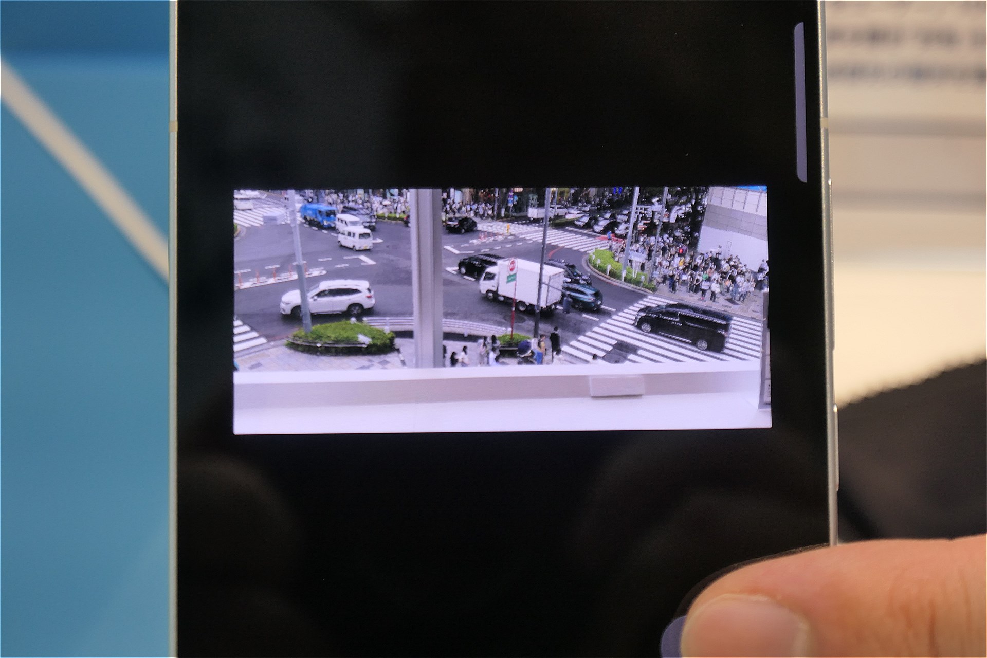 元の写真（窓の反射は削除済み）