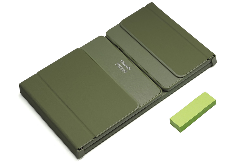 NILLKIN 折りたたみ式Bluetoothキーボード 薄型 グリーン Amazon | Nillkin 折りたたみ式キーボード タッチパッド付き