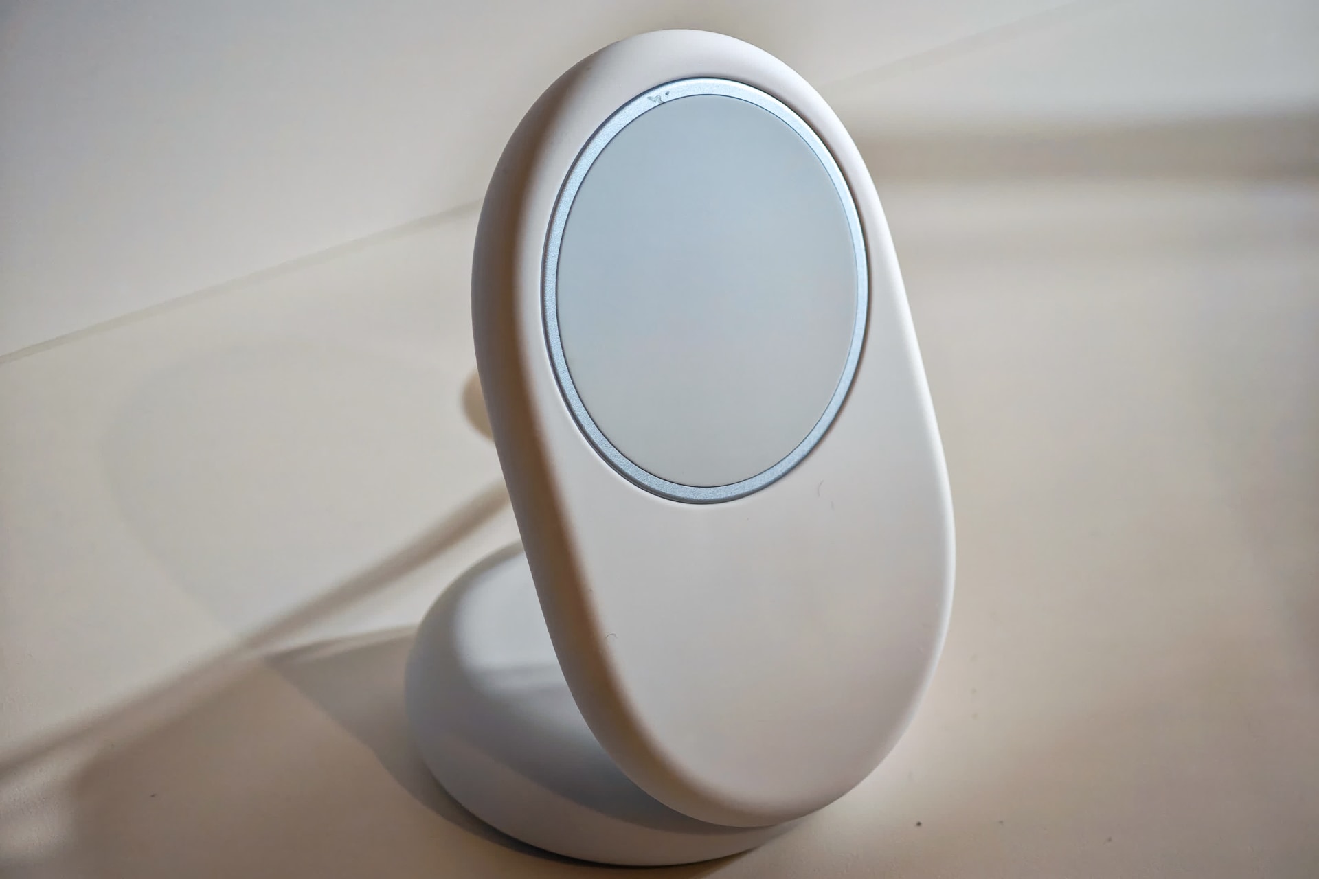 Google Pixelsnap充電器（スタンド付き）