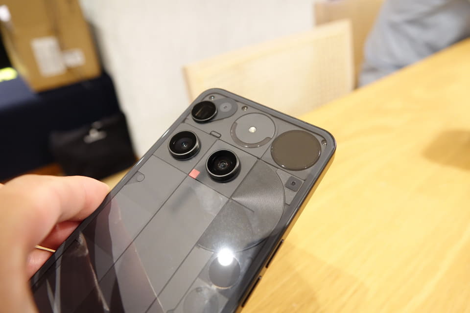 Nothing Phone (3)」日本で発売、おサイフケータイ搭載で12.5万