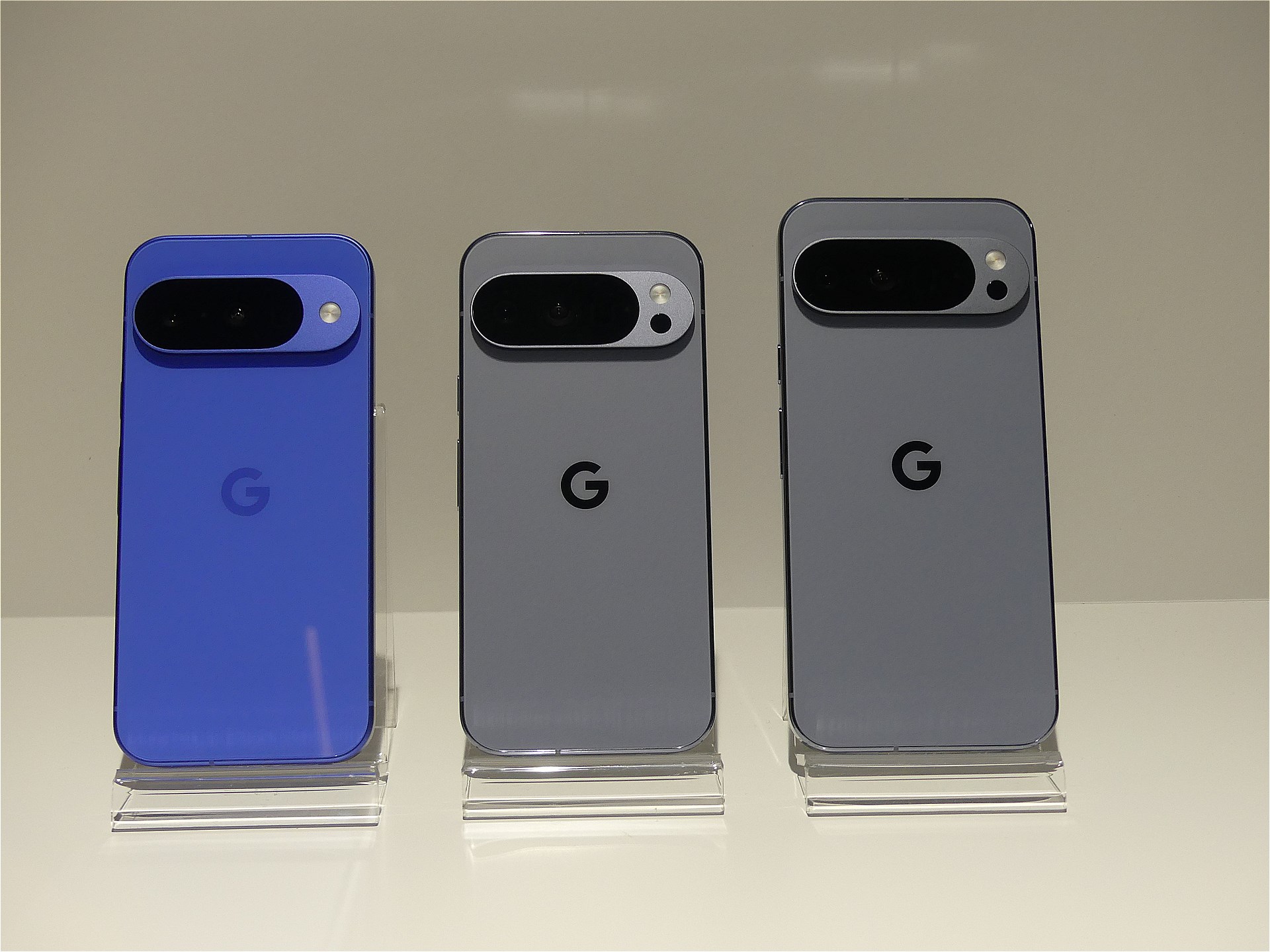 左からPixel 10、Pixel 10 Pro、Pixel 10 Pro XL