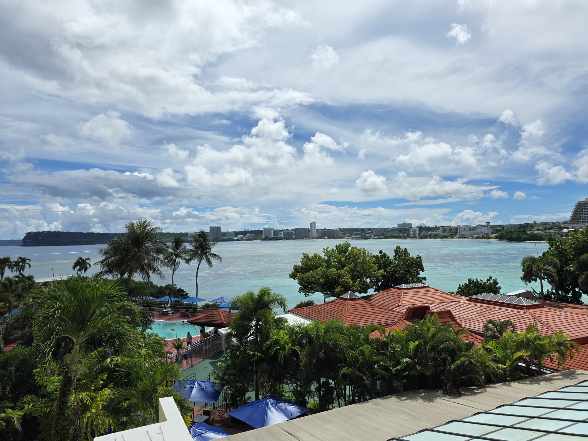 お盆休みを使って、グアムに行ってきた。そこで試したのが、ソフトバンクの海外あんしん定額だ