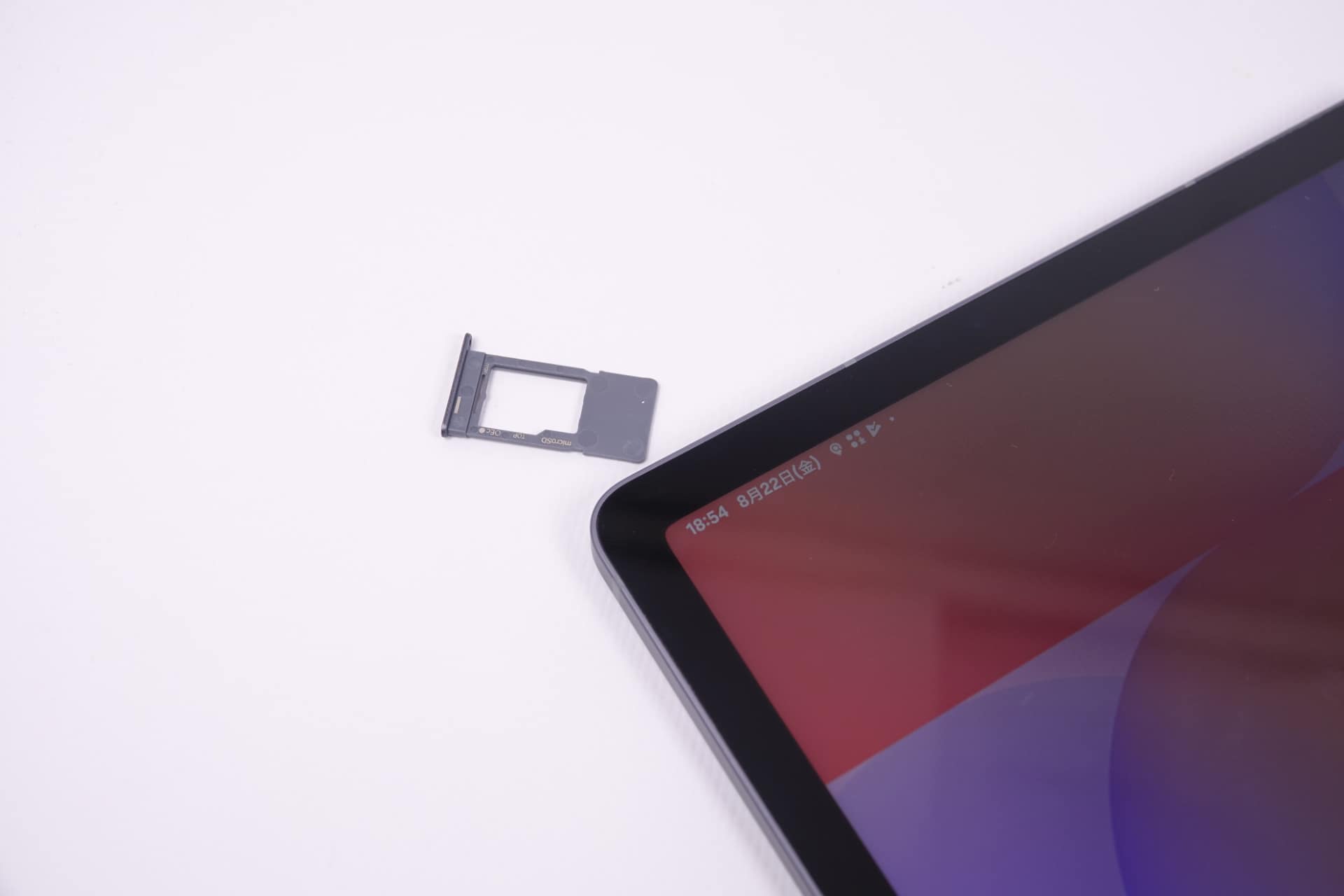 microSDカードトレイ