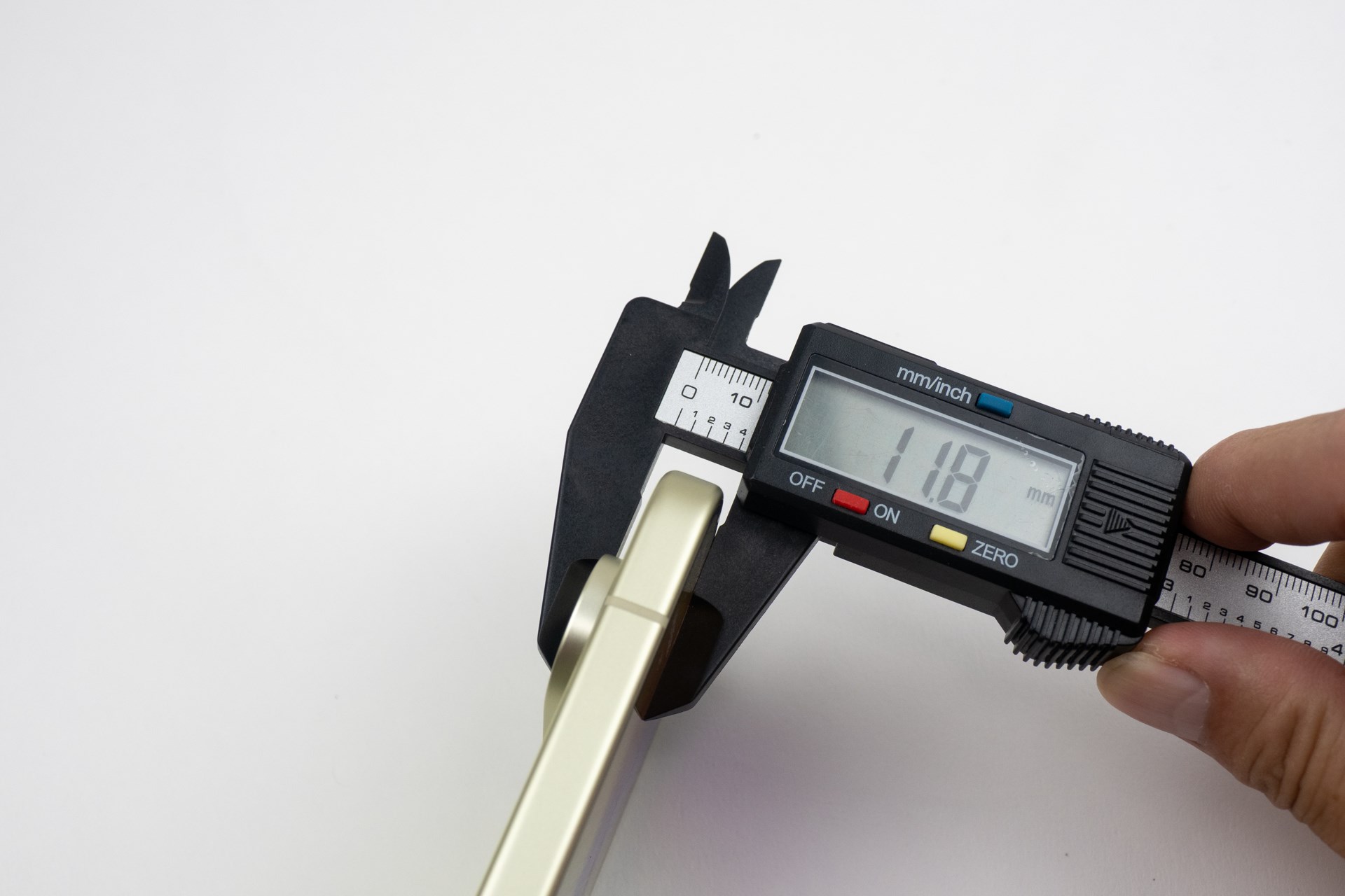 最厚部が実測で約11.8m