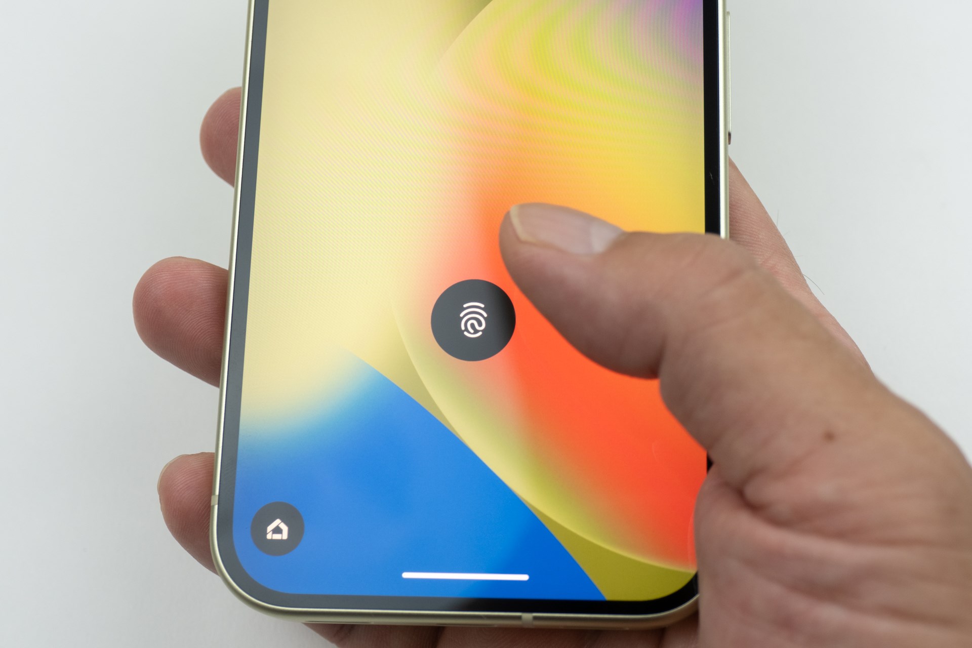 指紋認証センサーはディスプレイ一体型