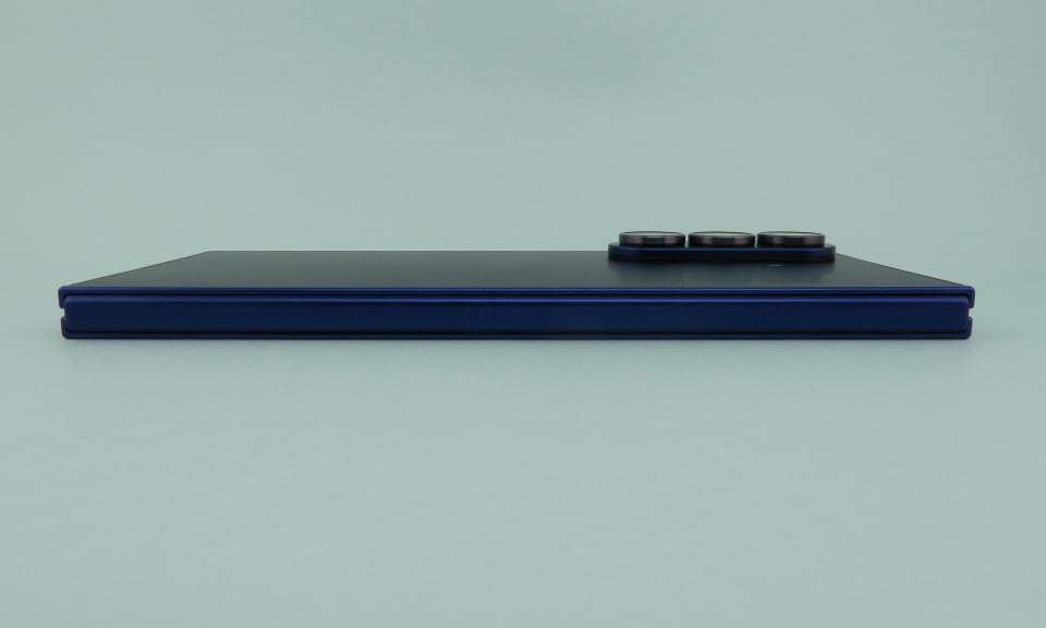 Makuake スマート フォルダブル ファン 新品 バッグに映える！たった10cm超小型＆15m/s強風 mini Zポーチ