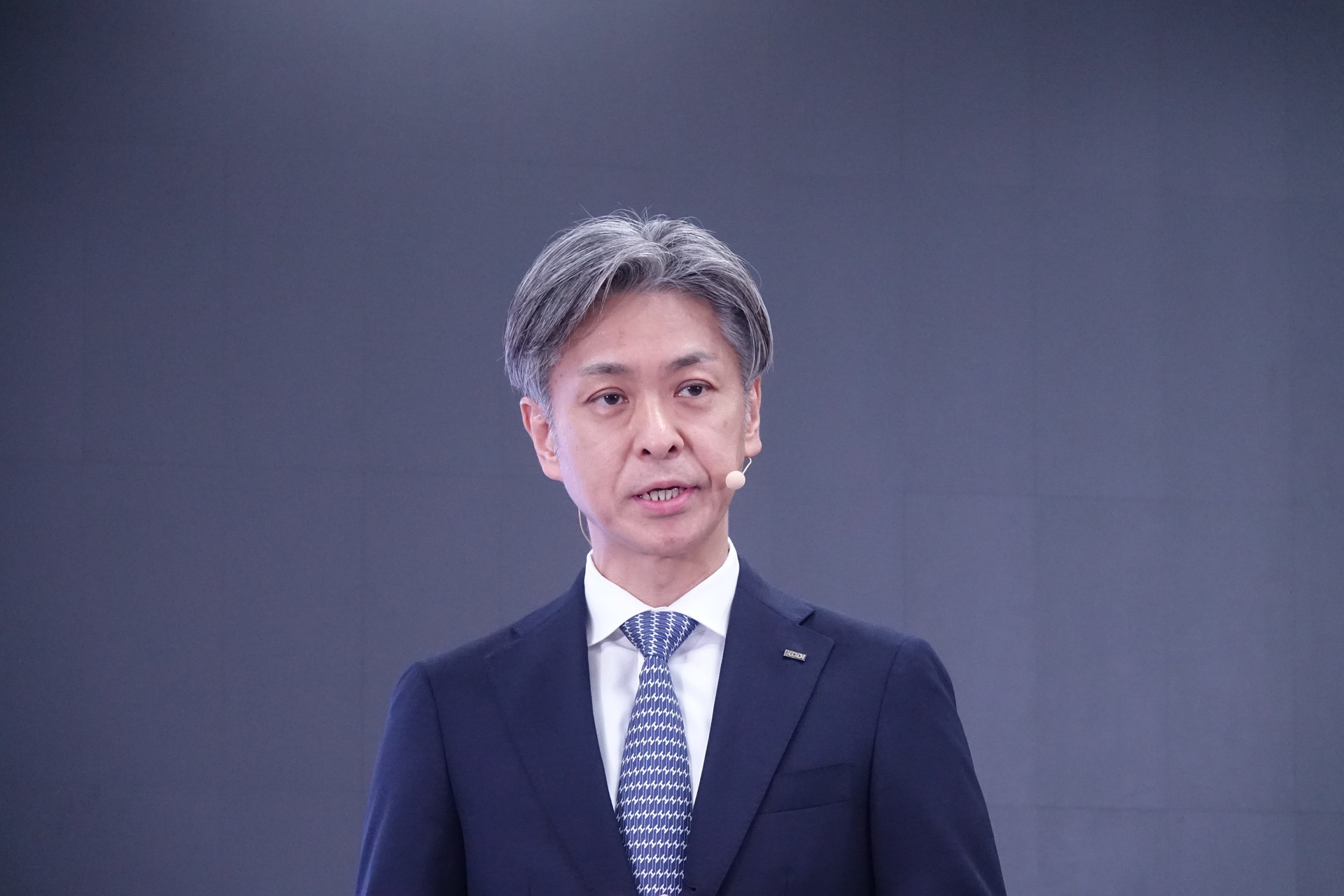 KDDIの手塚嘉一郎氏