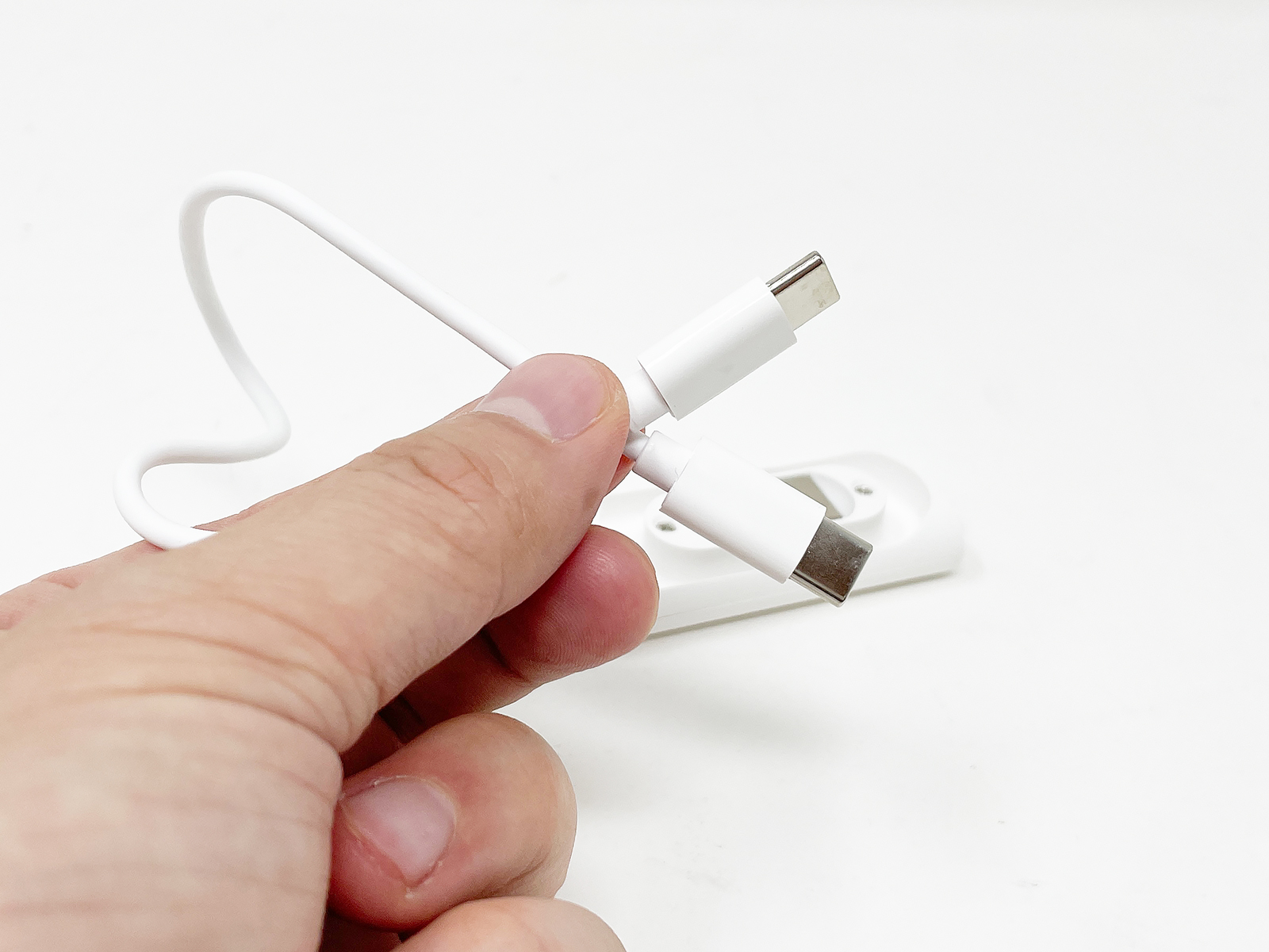 USB Type-Cケーブルは約25cm。