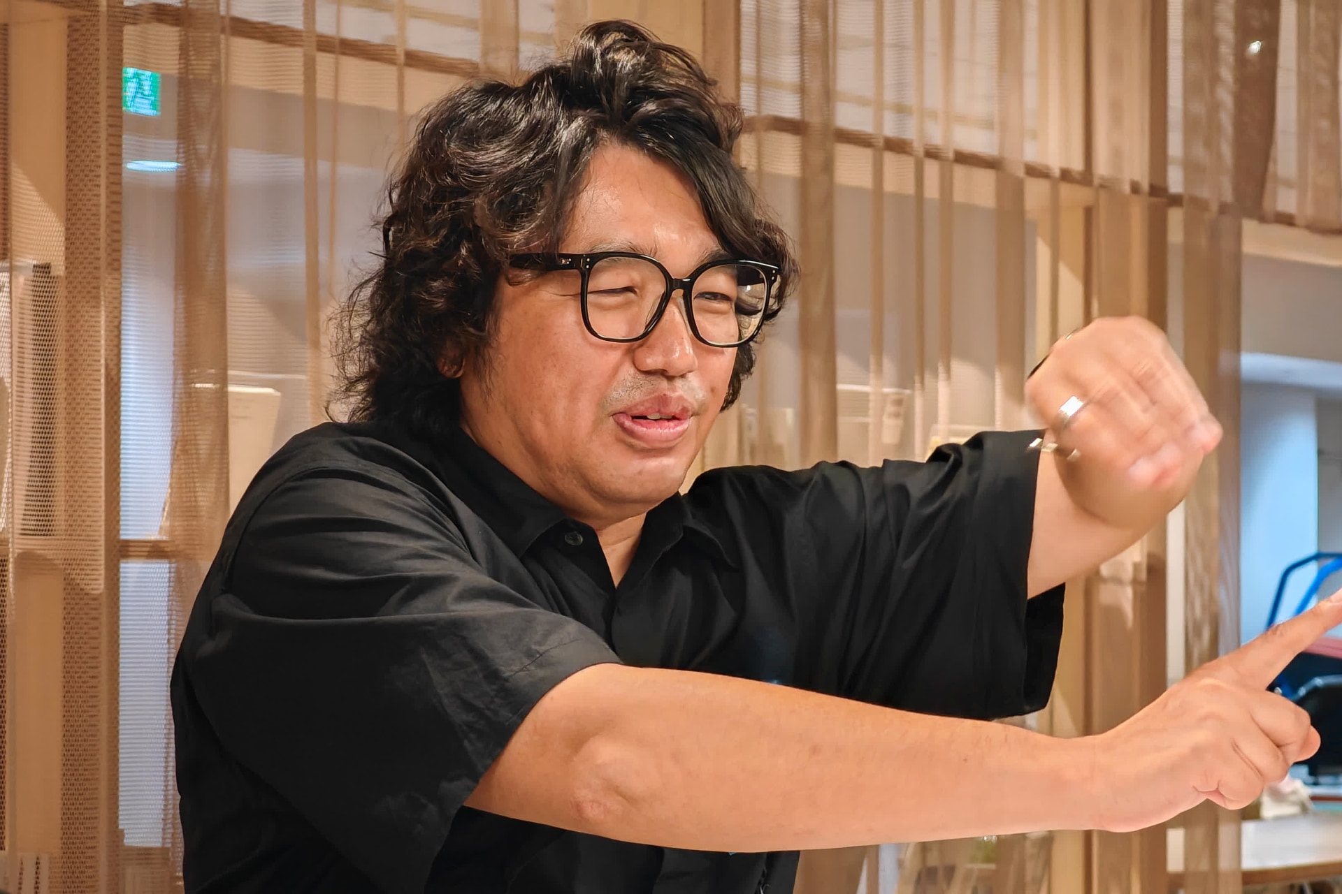 石野氏