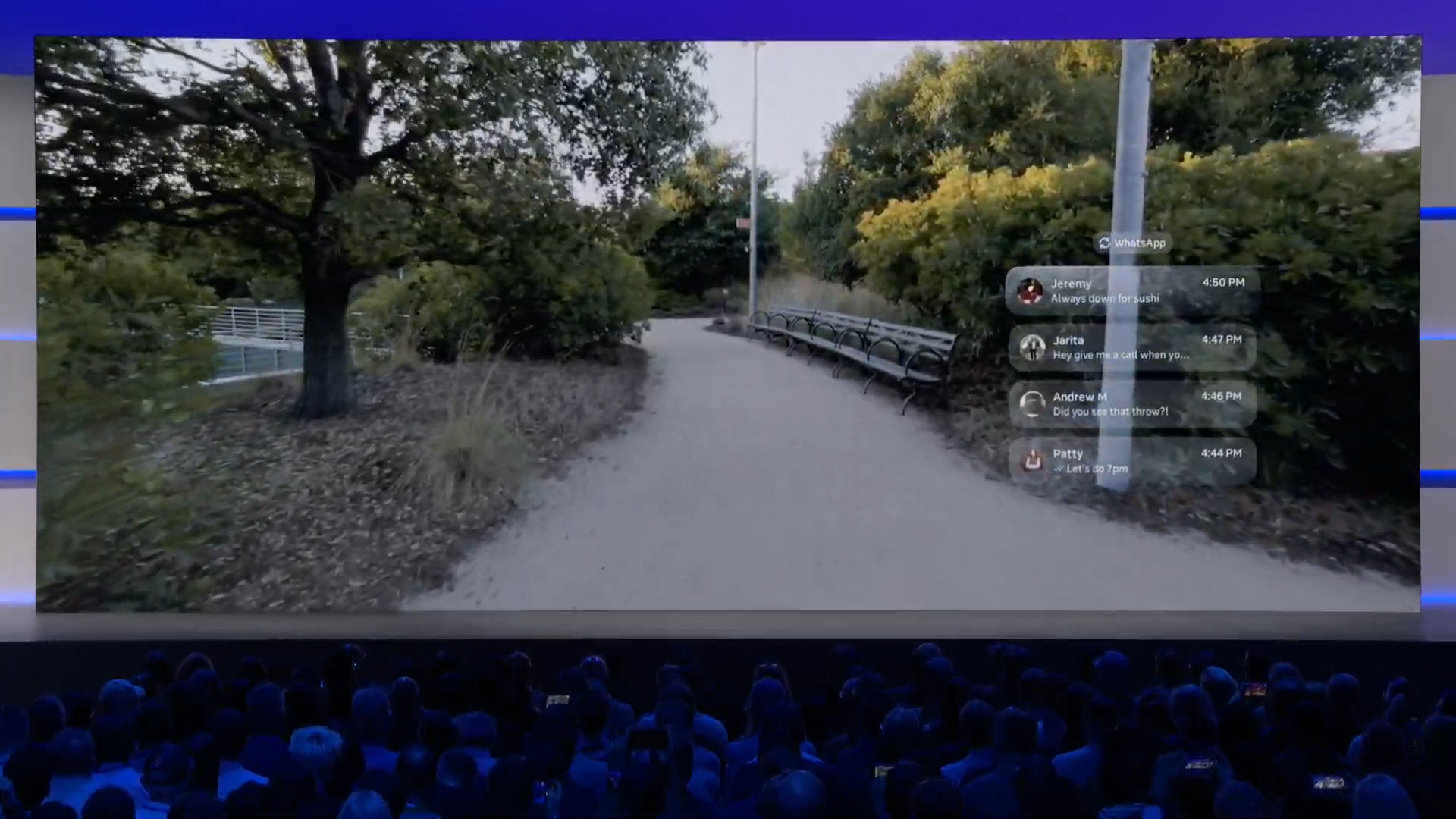 視界の端に表示される