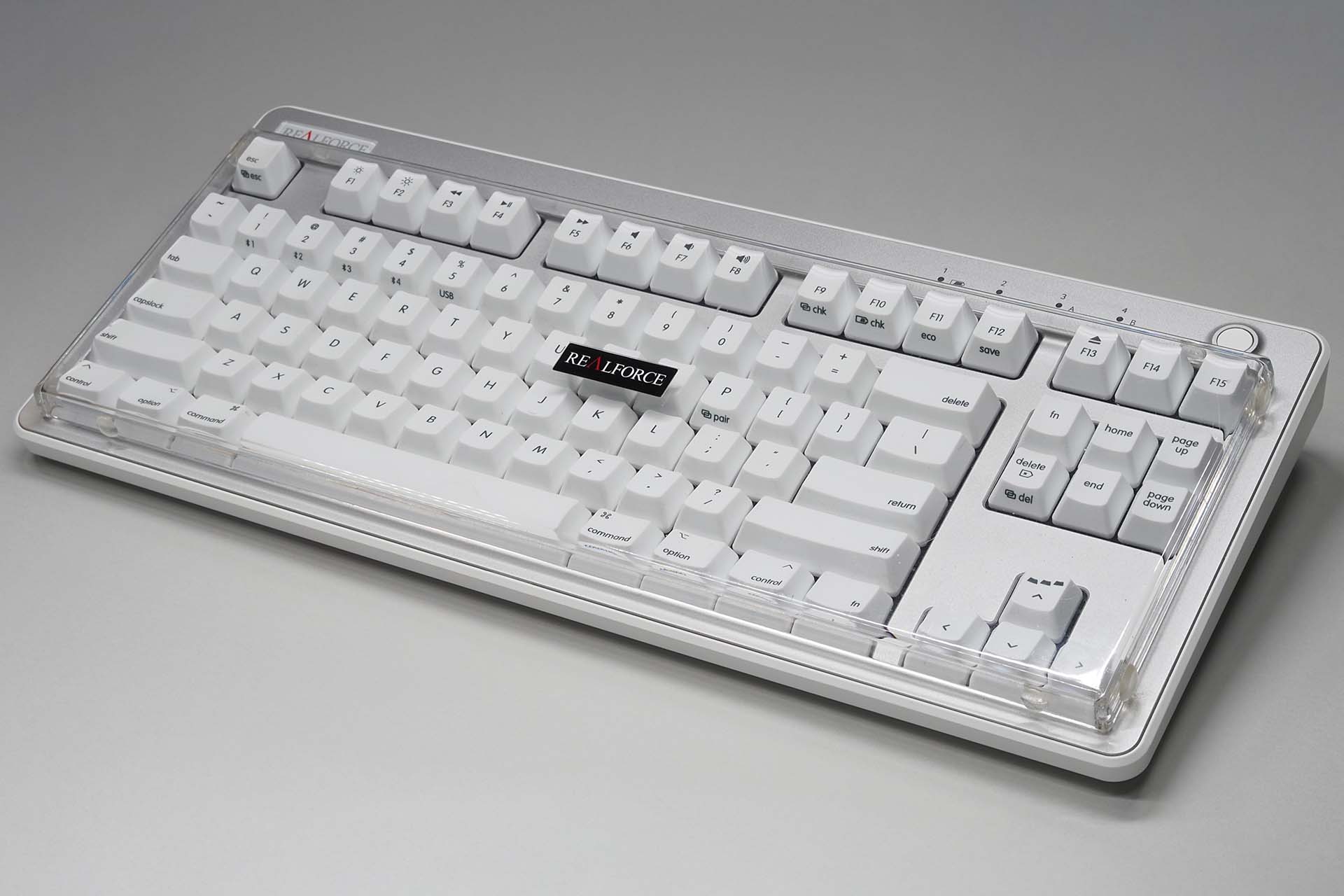 使用中のREALFORCEにピッタリのサイズのキーボードルーフ。