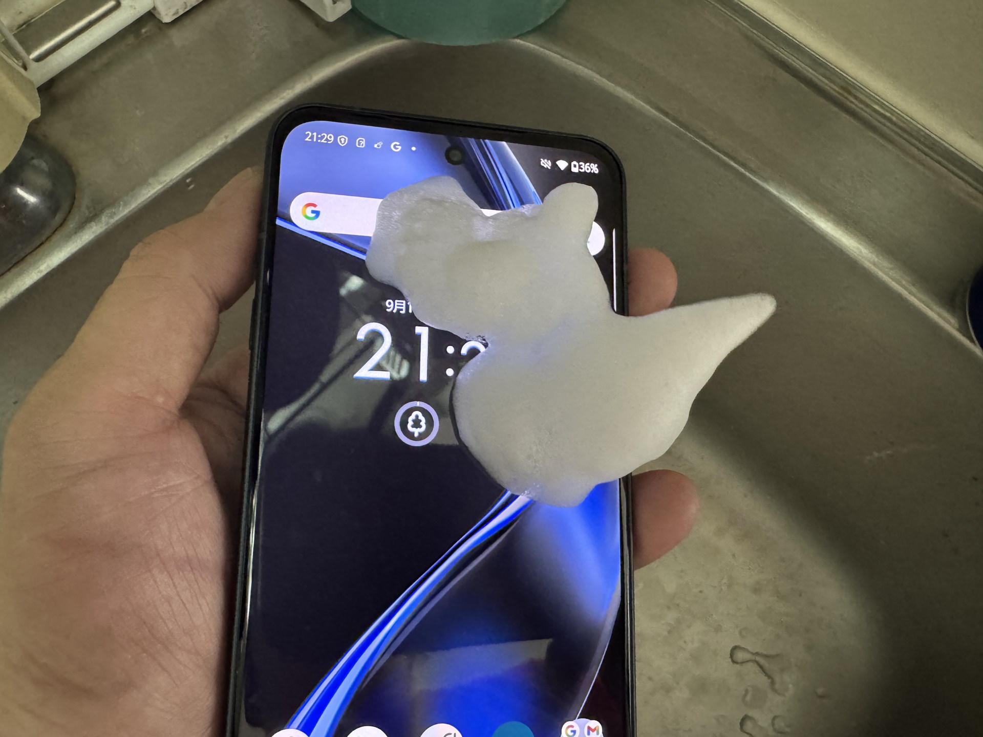 泡タイプのハンドソープで洗える