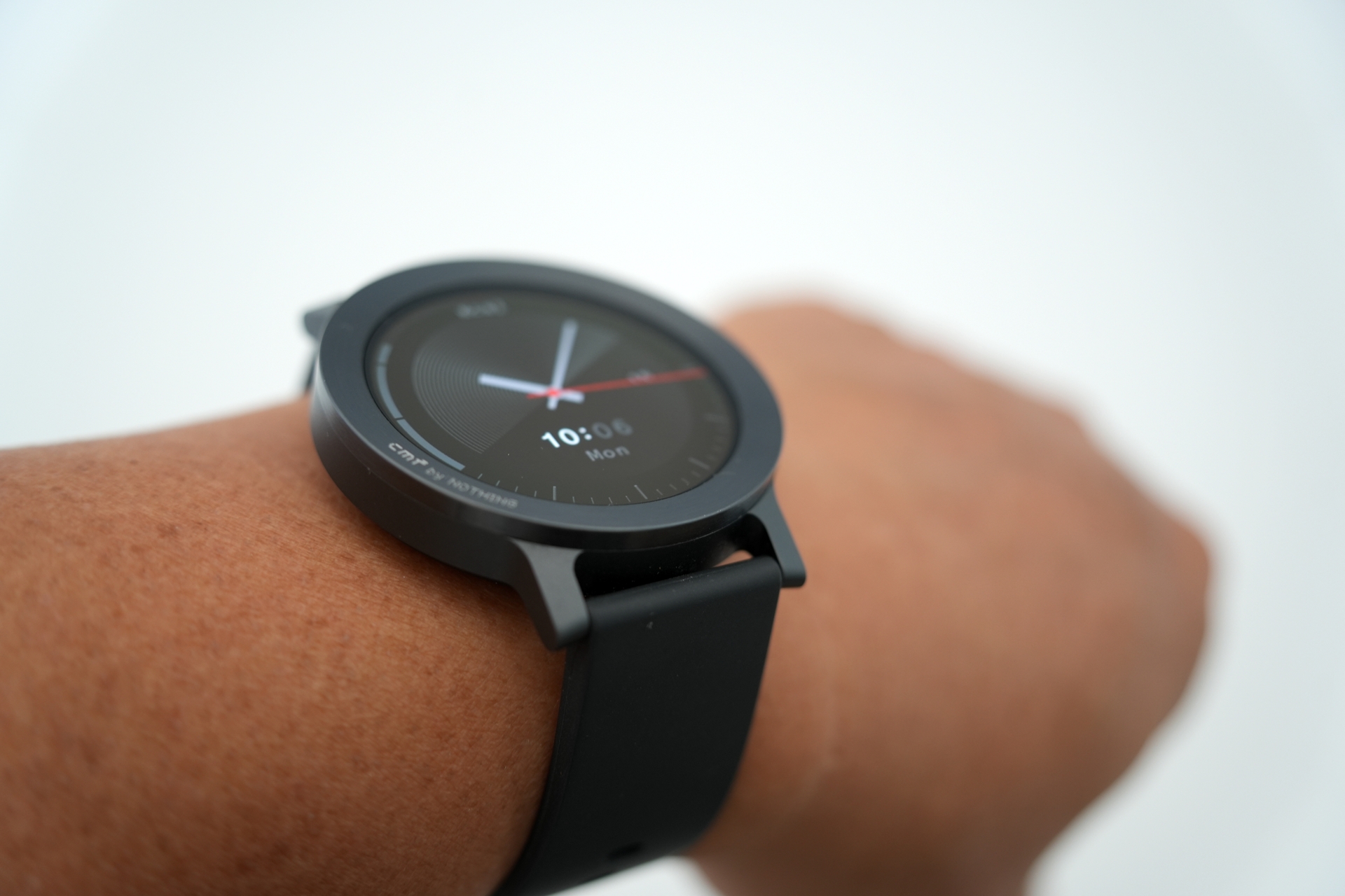 ディスプレイに対してベゼルが高く、画面にキズがつく心配が少ない