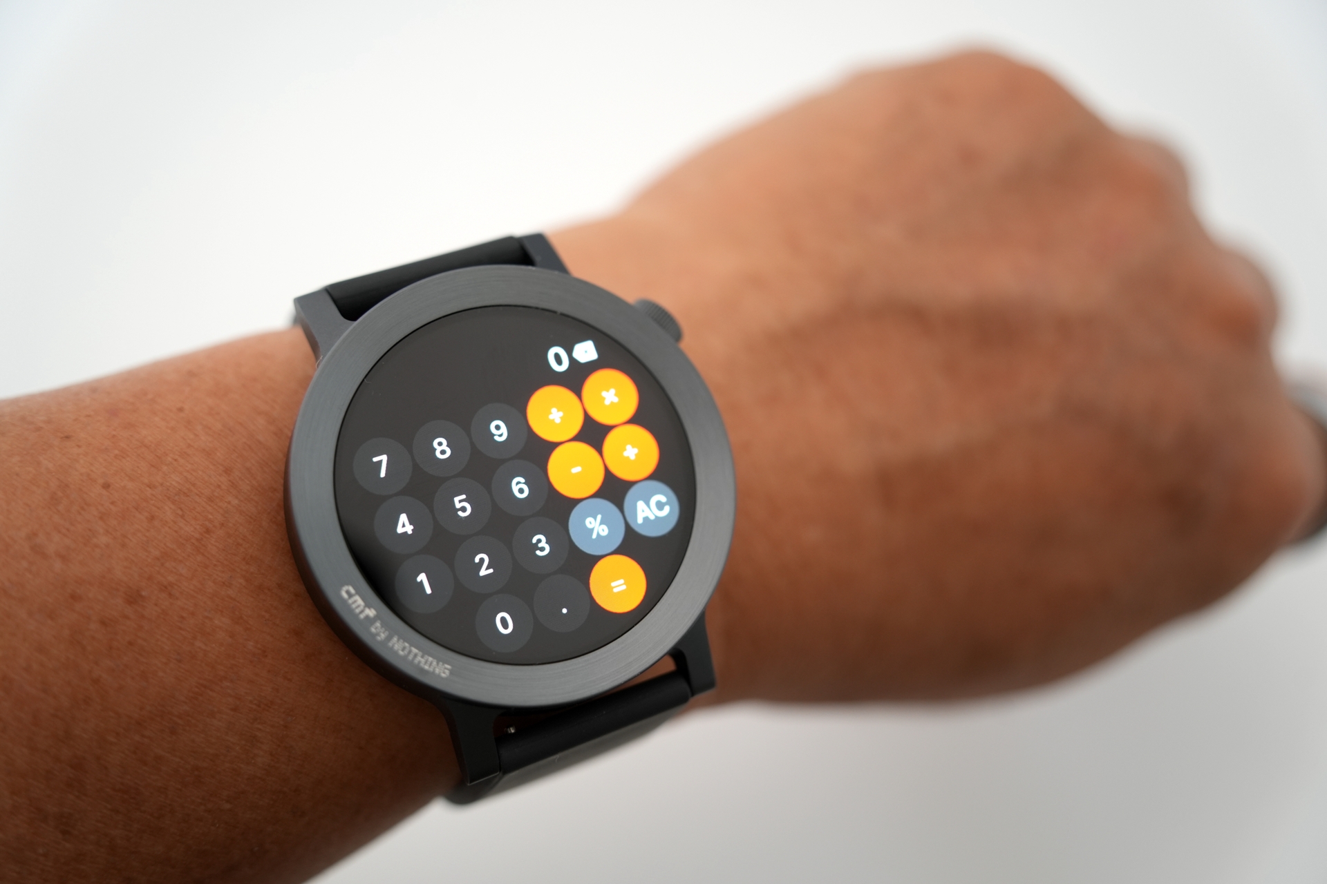 「計算機」アプリがプリインされている。数字を押し間違えやすいかと思いきや、意外と使いやすかった