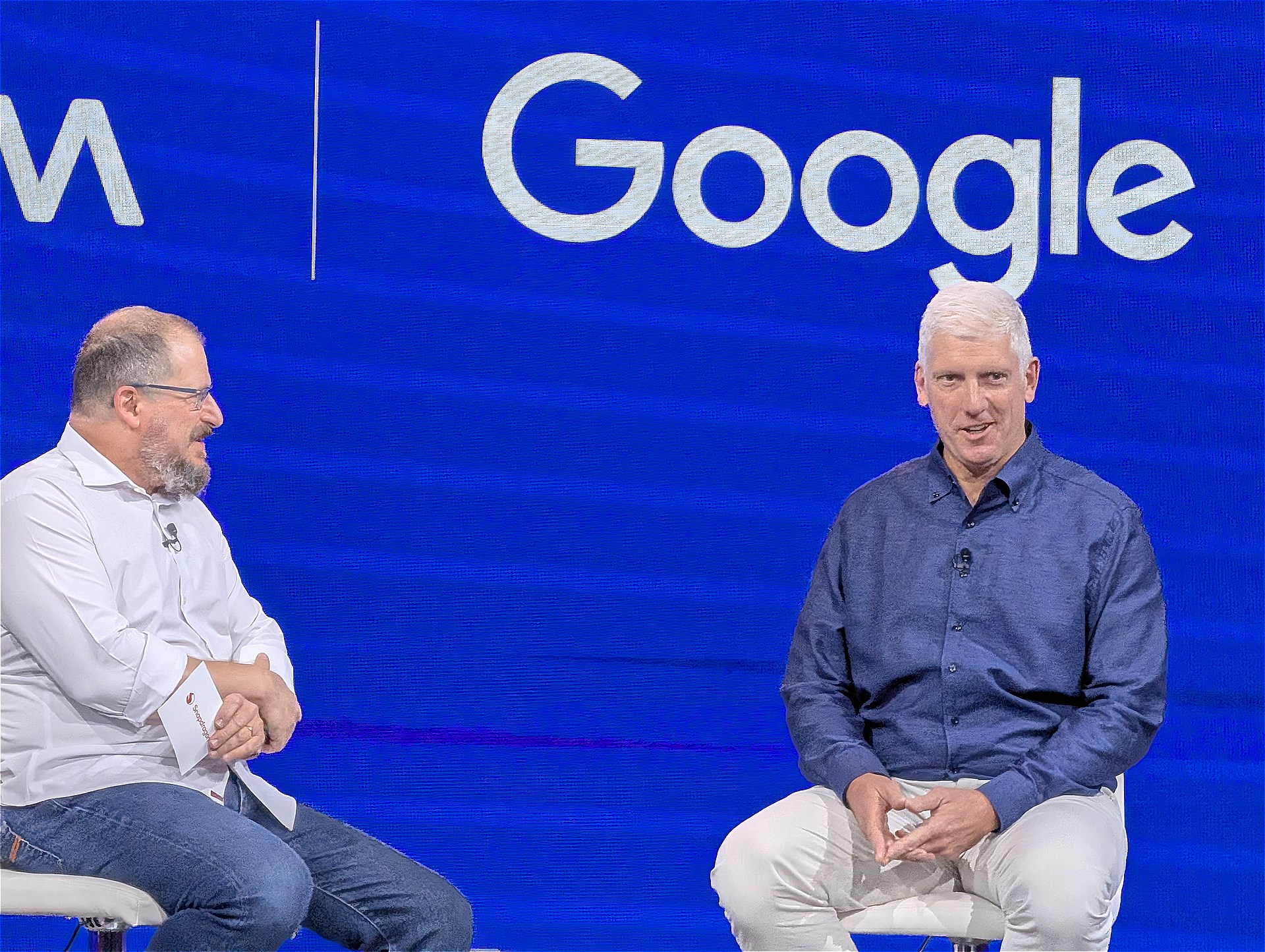 アモン氏（左）とオステルロー氏（右）