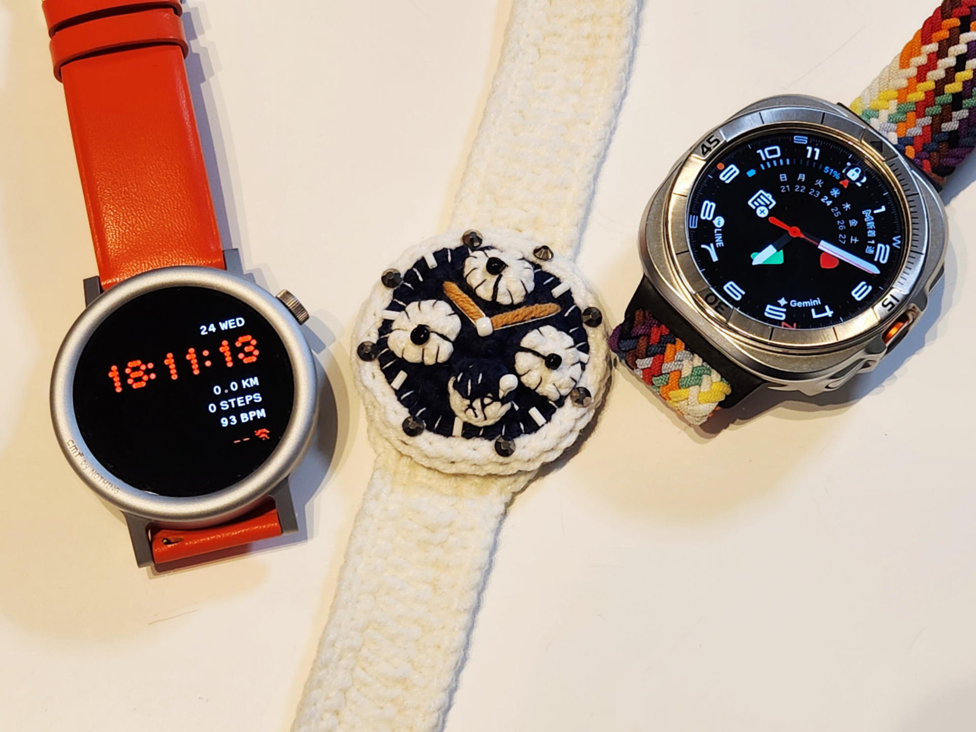 スマートウォッチ2本と並べて比較した写真