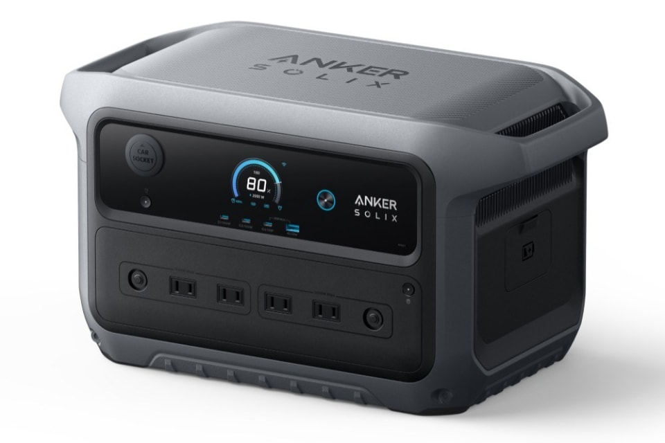 Anker、2048Whの小型ポータブル電源「Anker Solix C2000 Gen 2」と軽さ