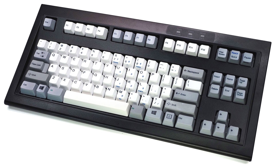 最高の打鍵感を無線で！ Unicompの有線キーボード「Mini M」を