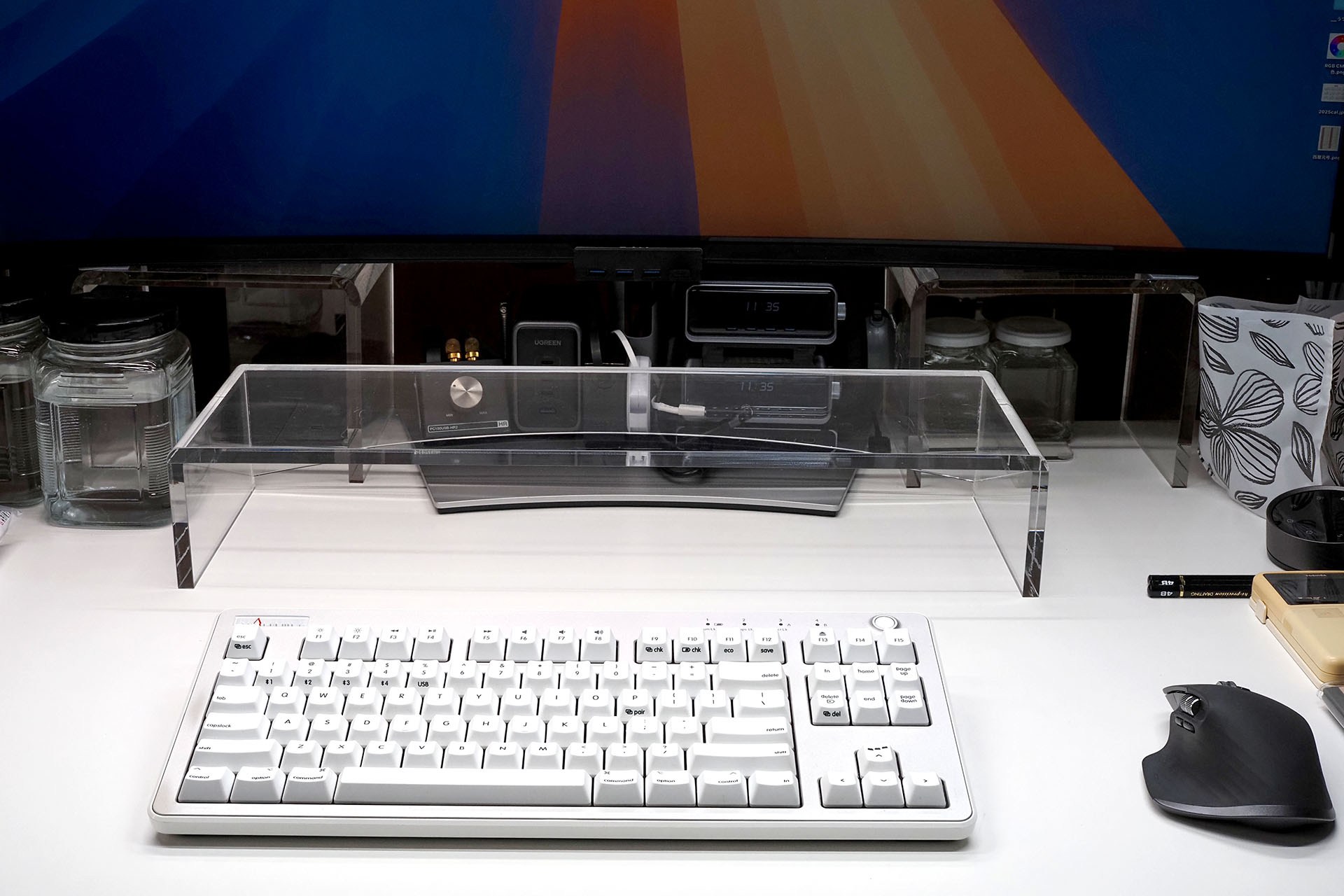 Mac Studioを使っているときは、当然だが手の位置にキーボードとマウスを置いている。