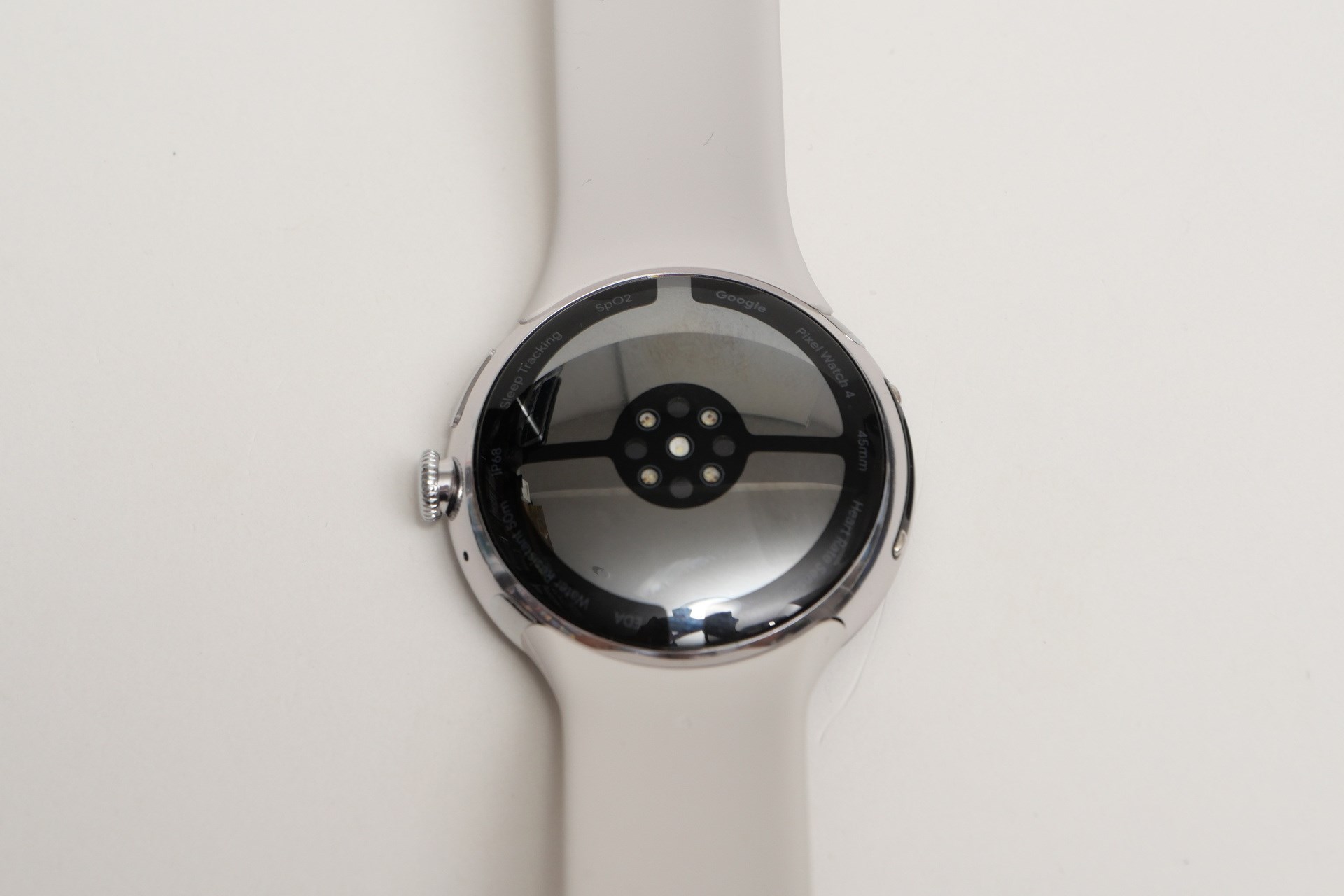 底面の仕様も41mmモデルと同等