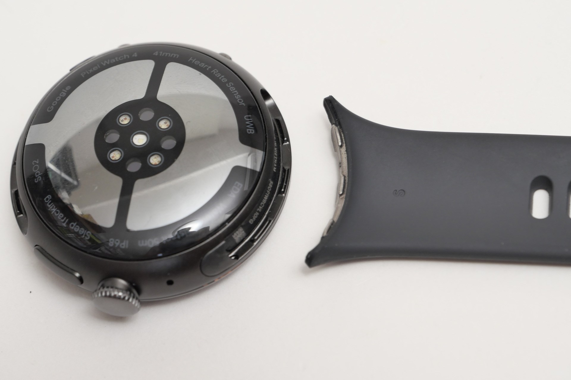 バンドの着脱方法は従来までと同じ