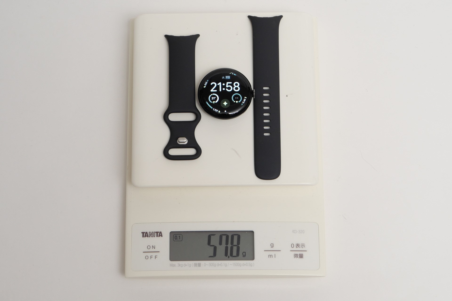 Lサイズのバンドとの組み合わせで57.8g