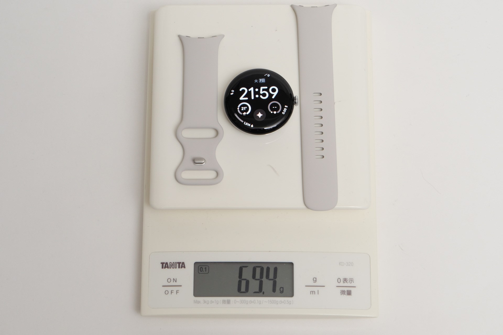 Lサイズのバンドとの組み合わせで69.4g
