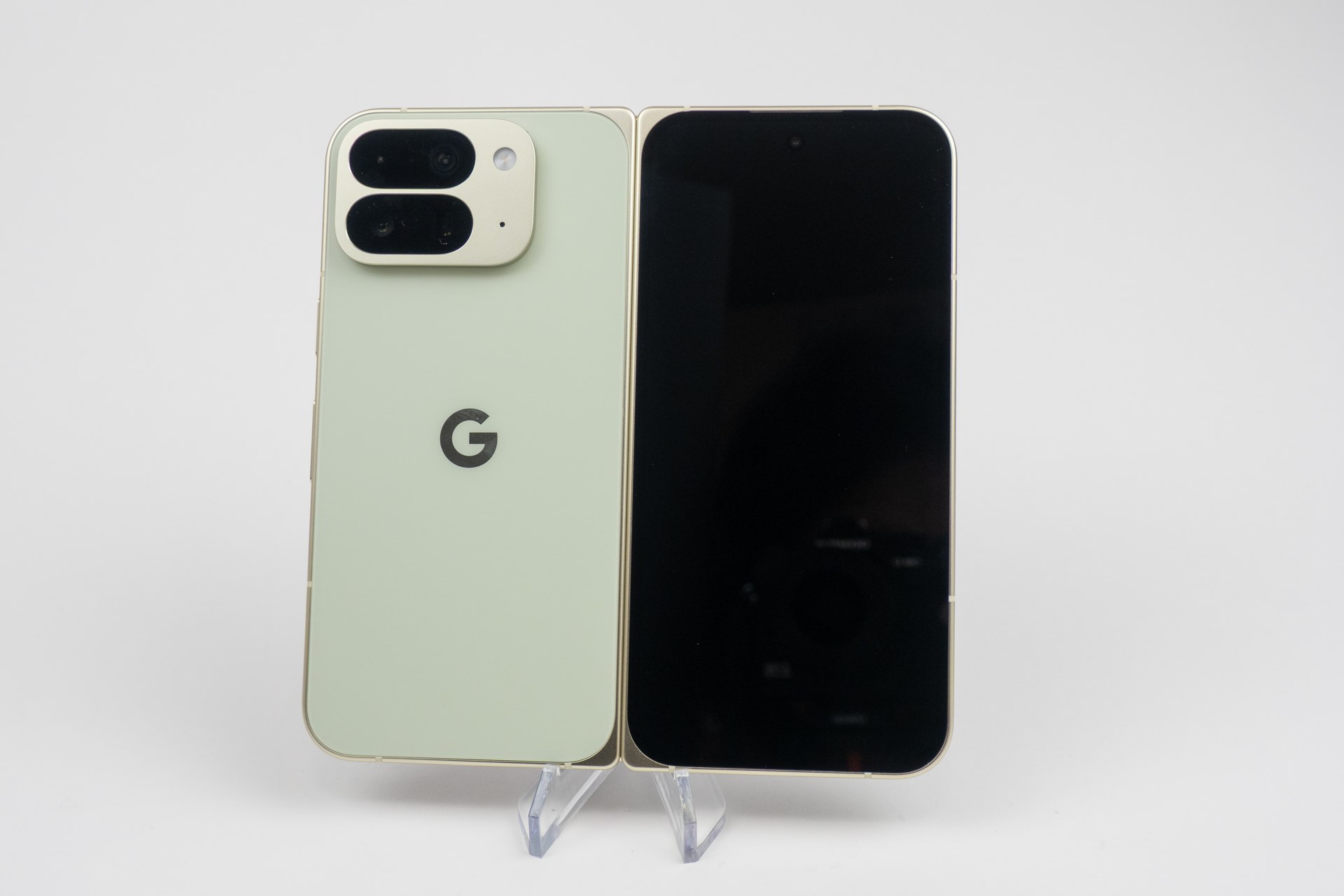 Googleのスマートフォン最新モデル「Pixel 10 Pro Fold」