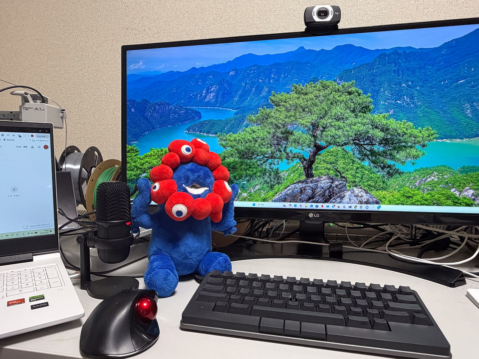 万博のキャラが指を噛む ユカイ工学「EXPO2025 甘噛みハムハム