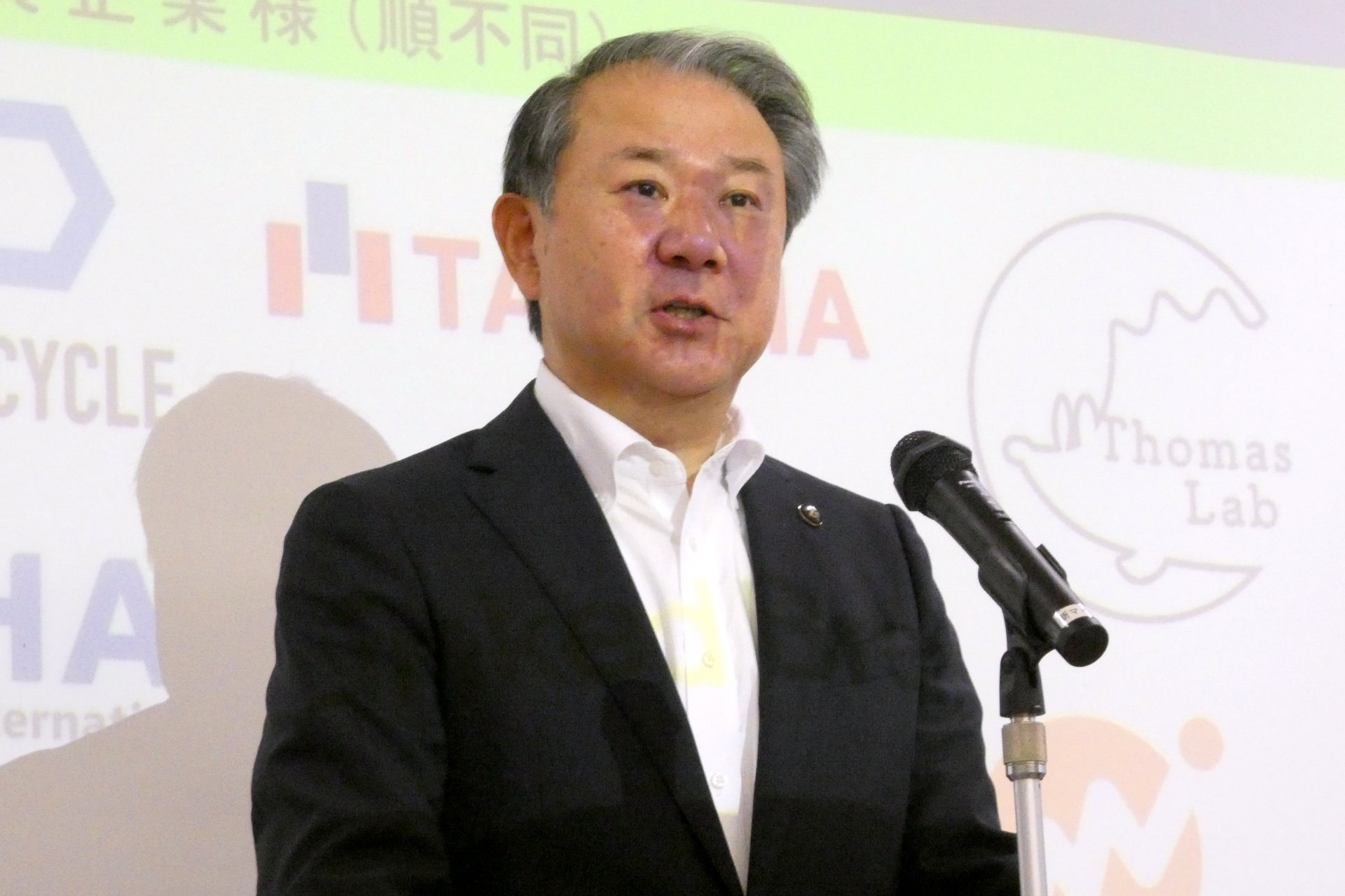飯塚市長の武井政一氏